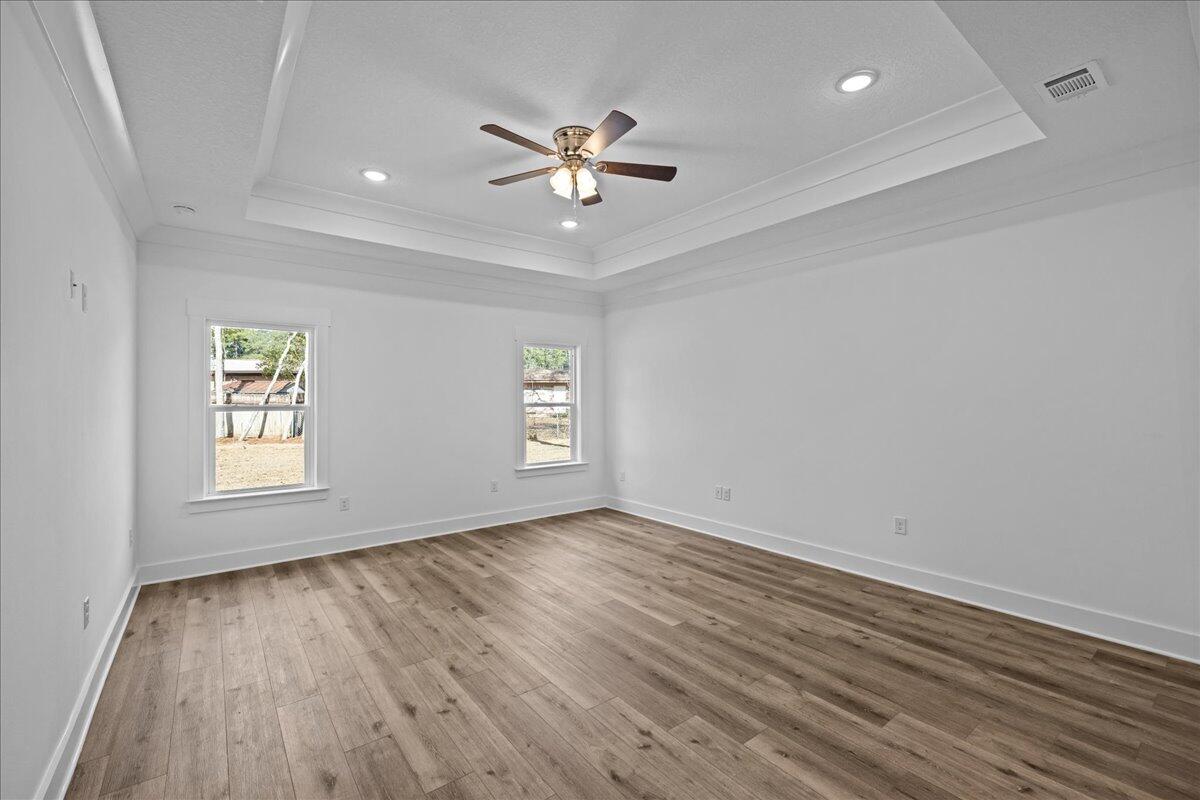 COLLEGE WOOD - Residential