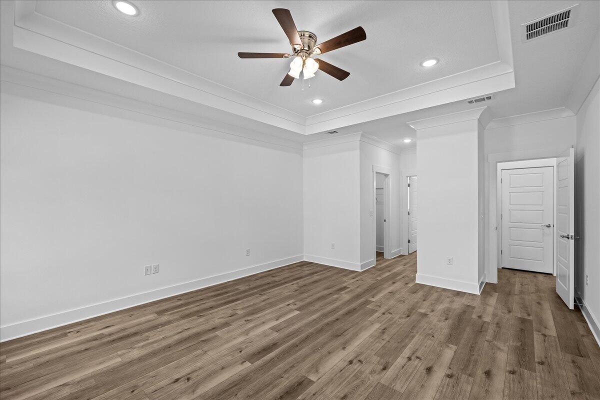 COLLEGE WOOD - Residential