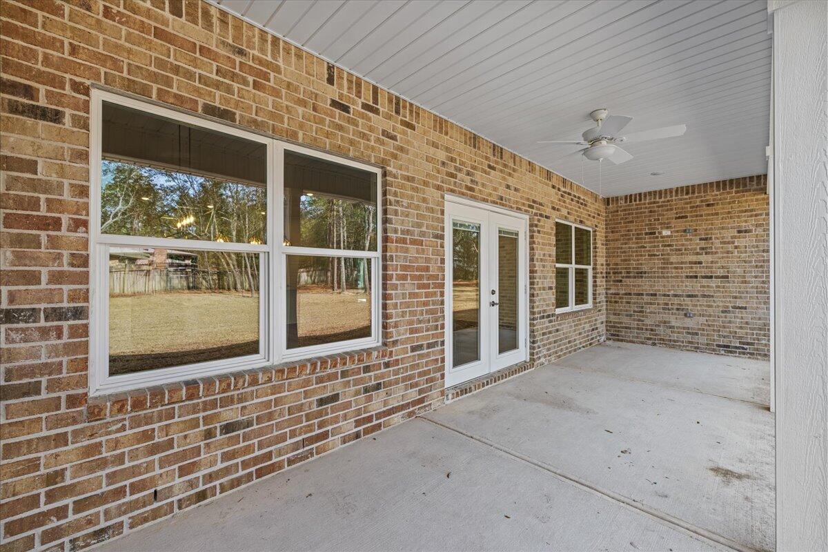 COLLEGE WOOD - Residential