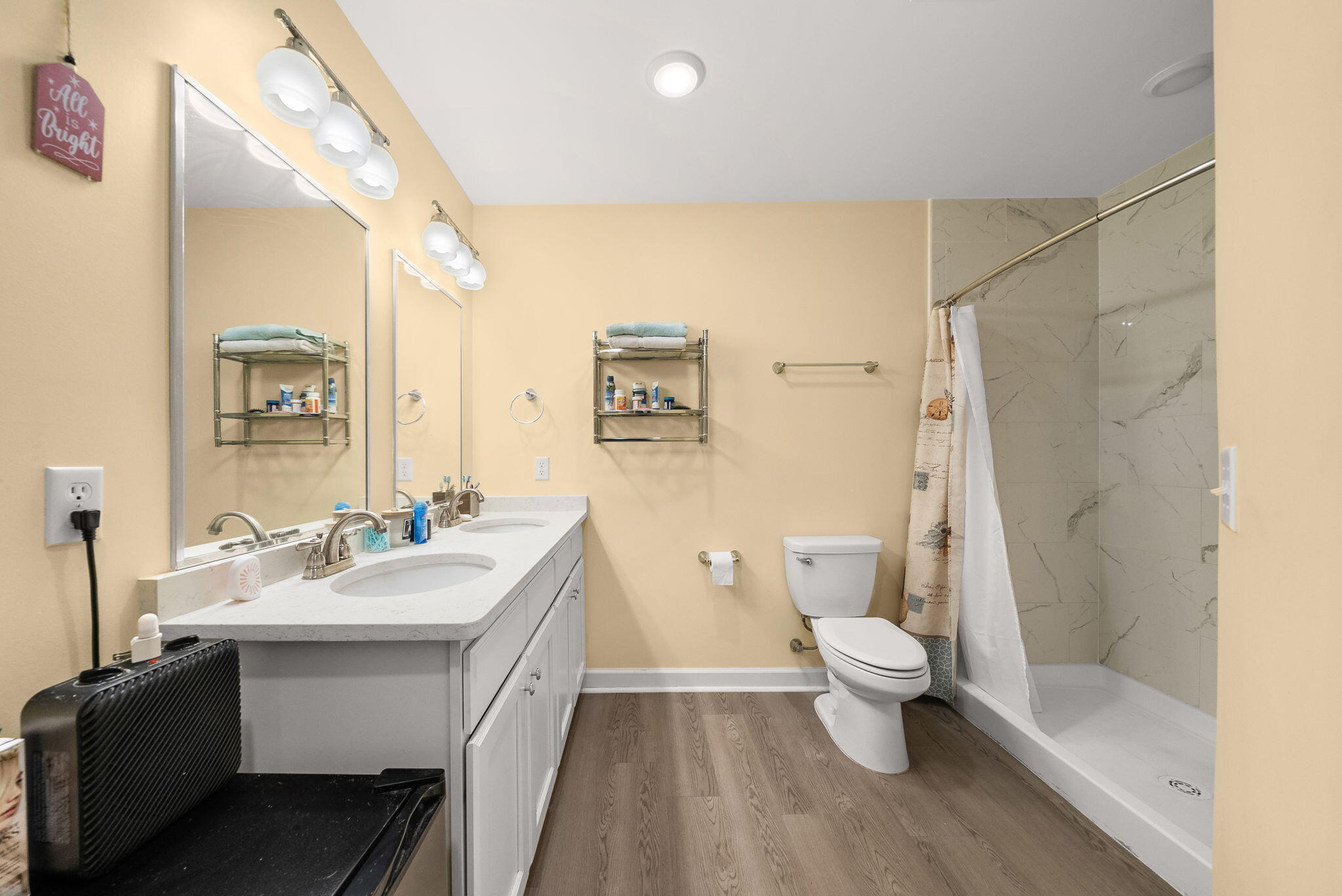 LAGUNA BEACH 7TH ADDN - Residential