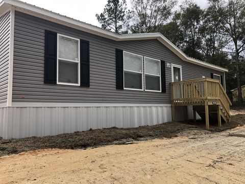 A home in DeFuniak Springs