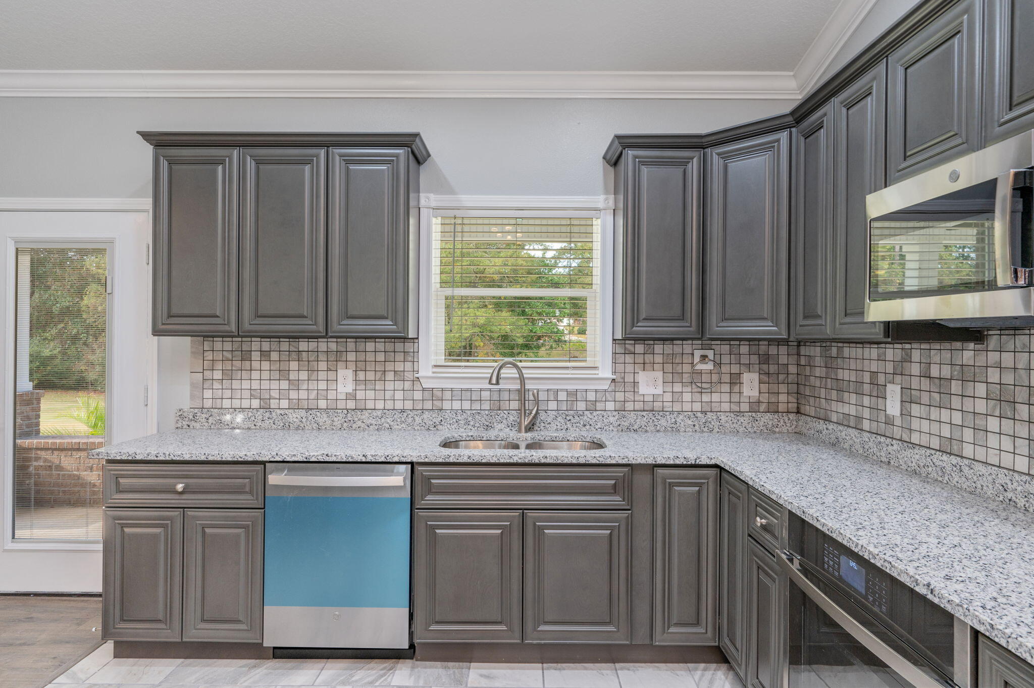 COUNTRY CLUB ESTATES PH 2 - Residential