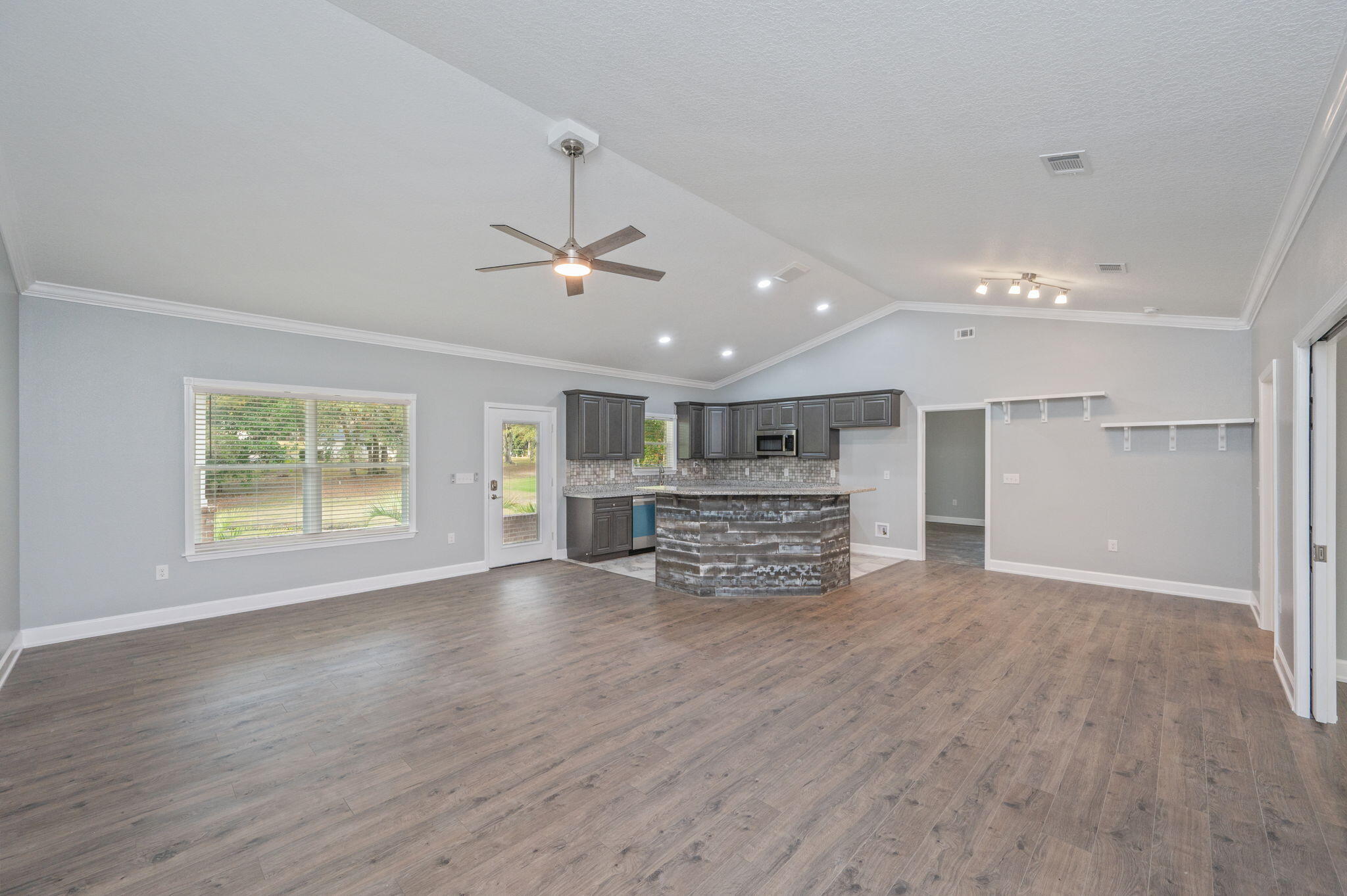 COUNTRY CLUB ESTATES PH 2 - Residential