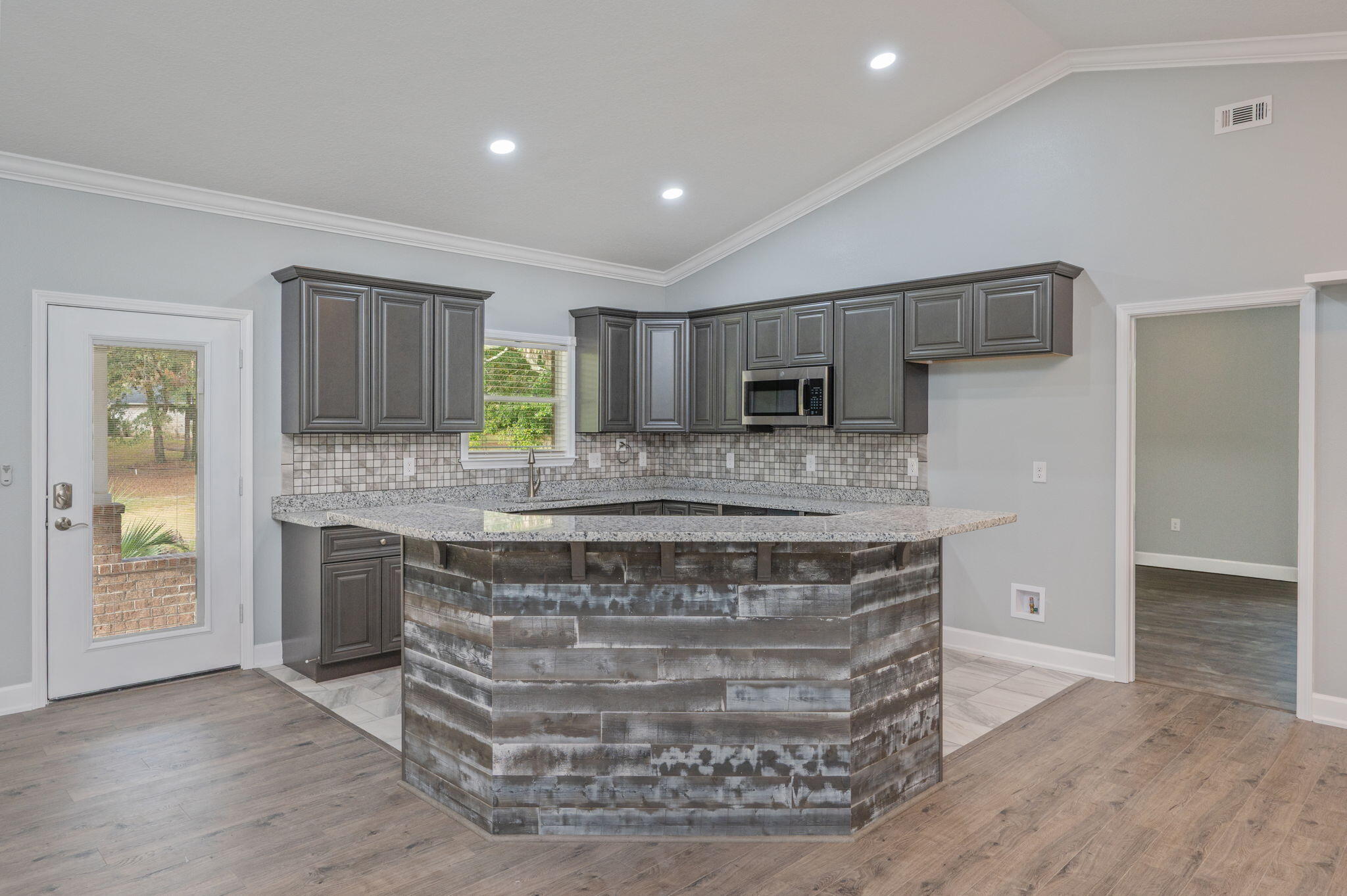 COUNTRY CLUB ESTATES PH 2 - Residential