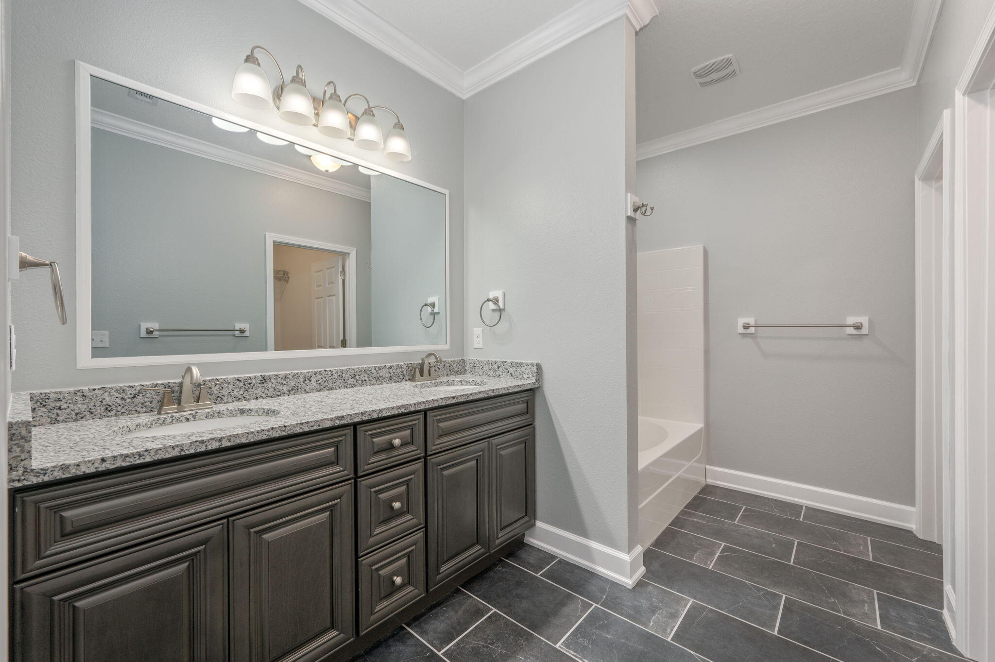 COUNTRY CLUB ESTATES PH 2 - Residential