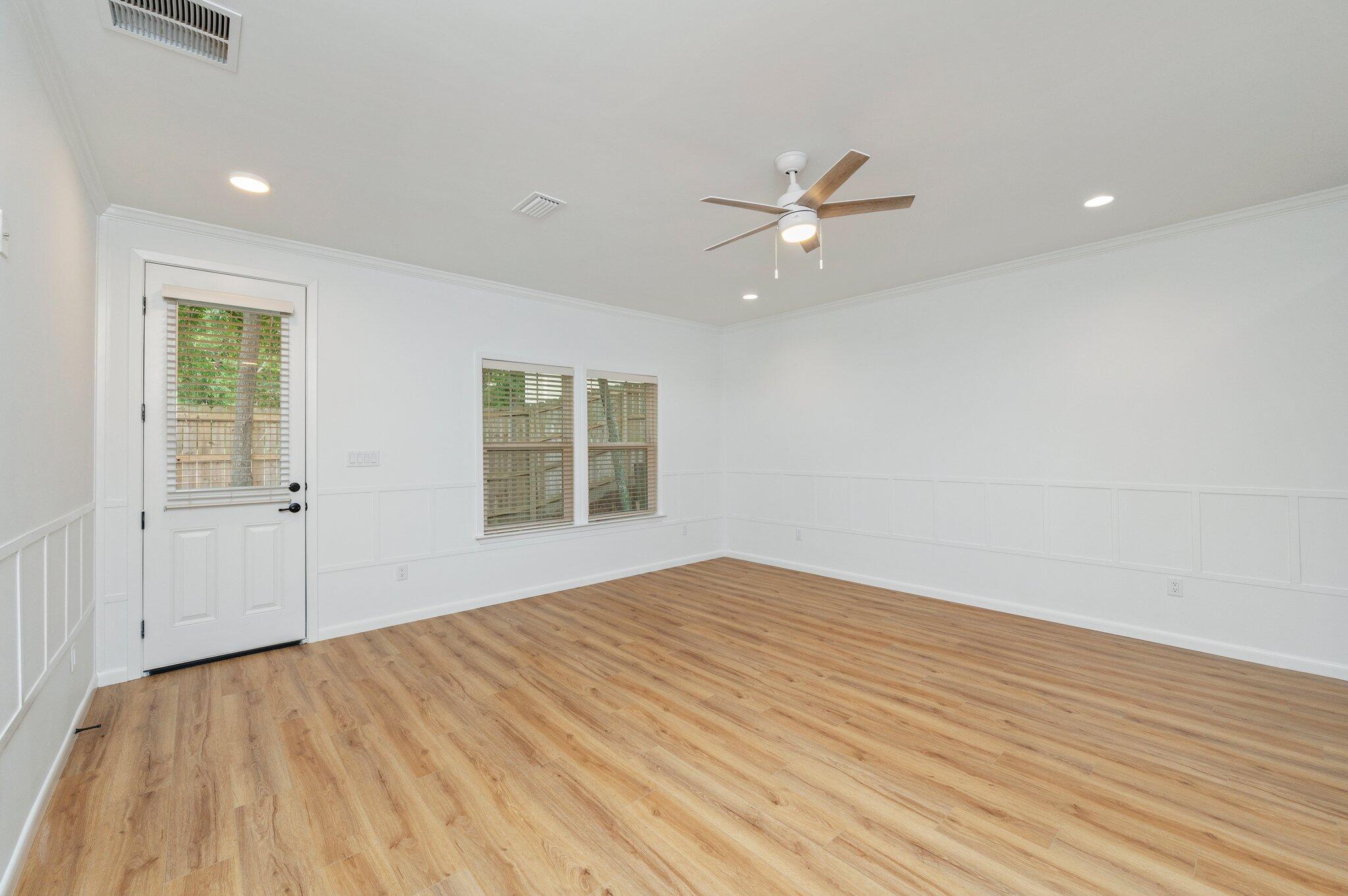 Crestview N 68 Ft Lot 4 Blk 101 - Residential Lease