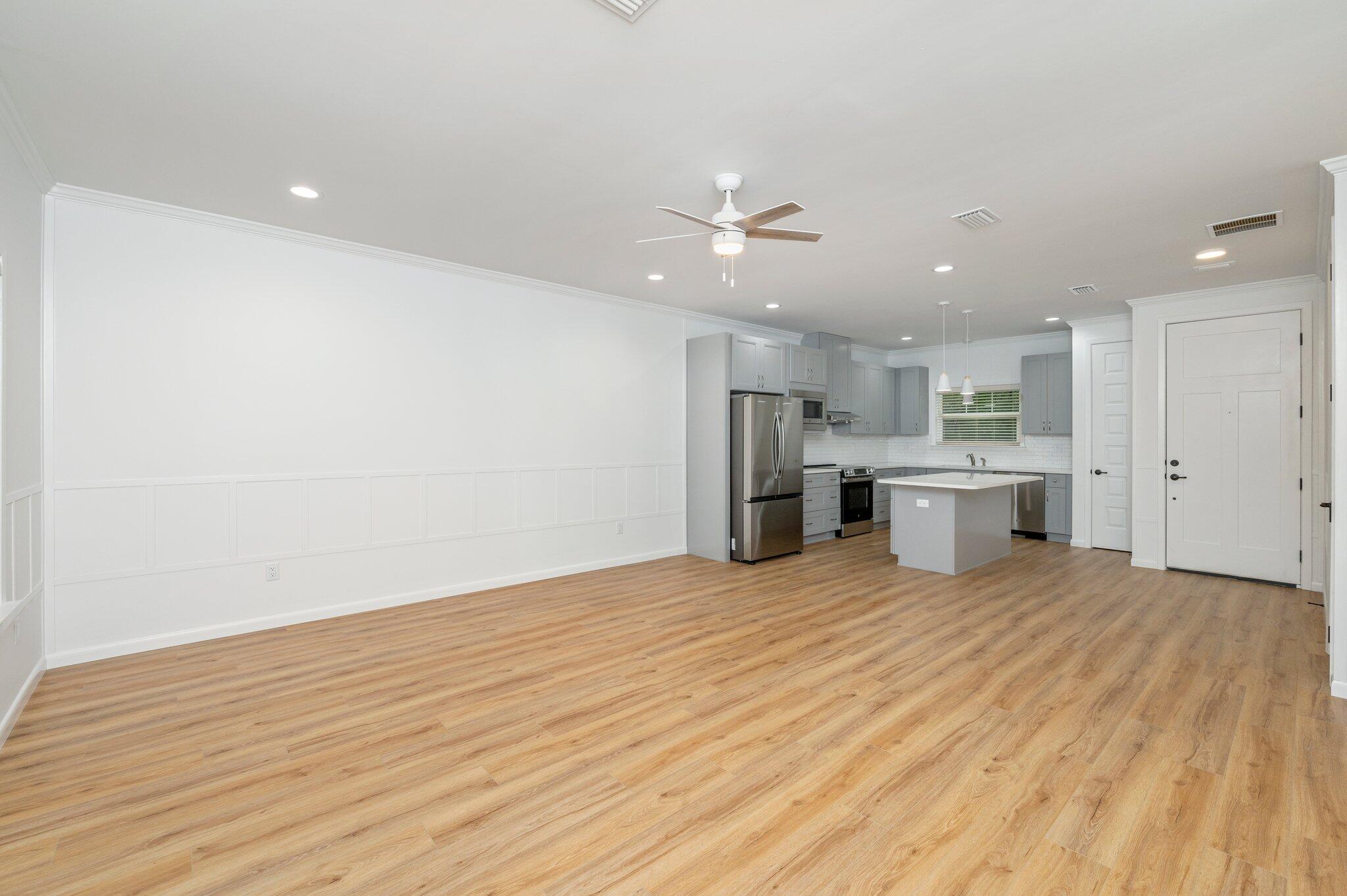 Crestview N 68 Ft Lot 4 Blk 101 - Residential Lease