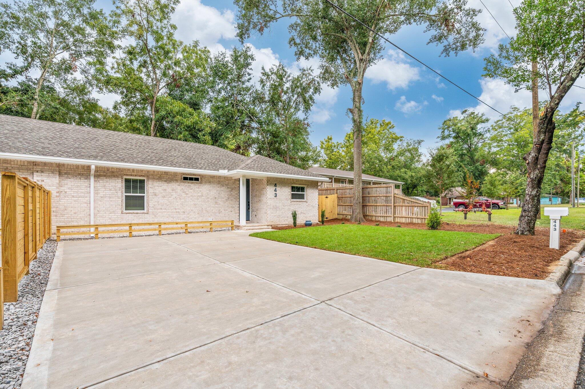 Crestview N 68 Ft Lot 4 Blk 101 - Residential Lease