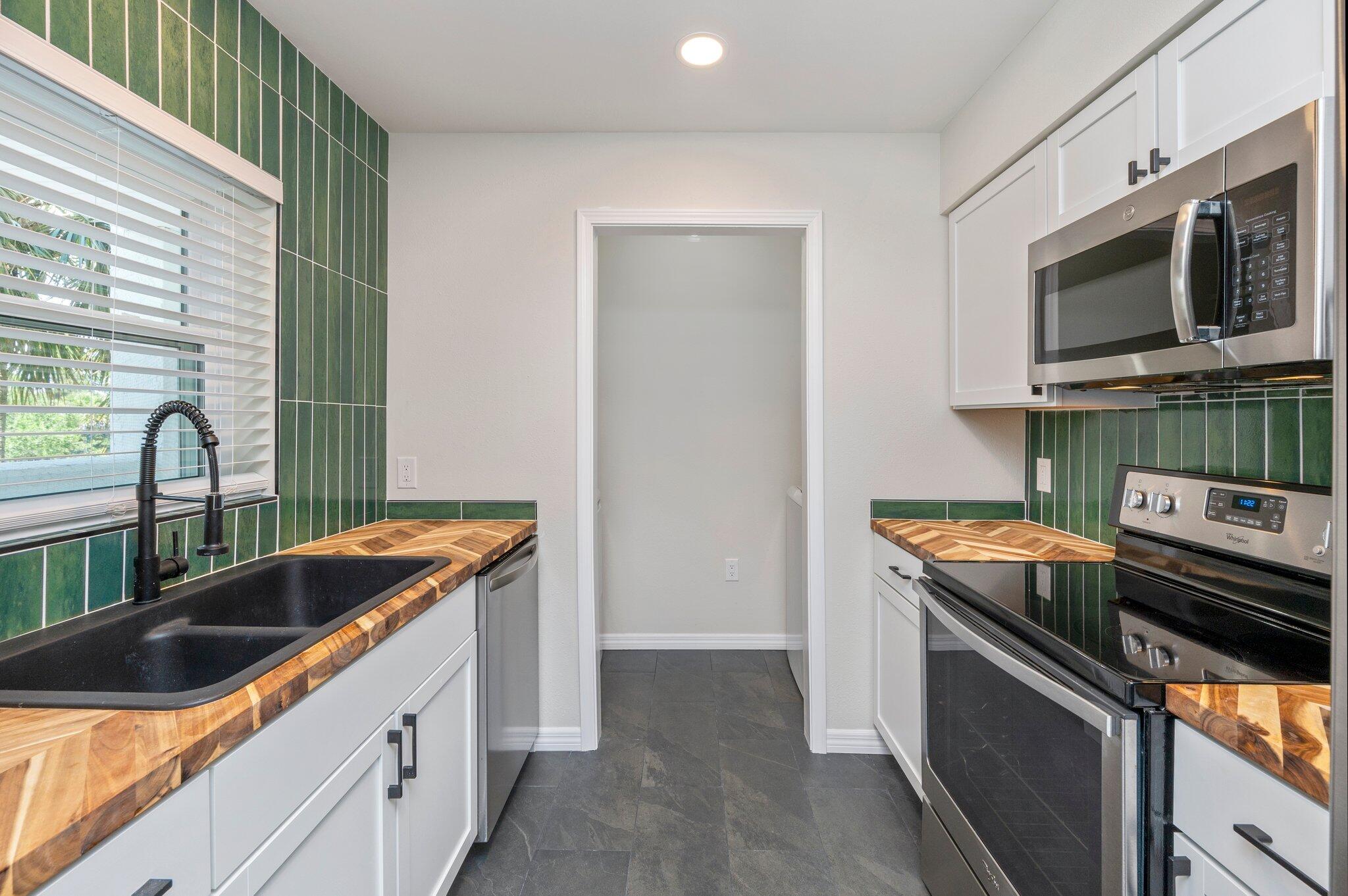 FLORIDA CLUB - Residential Lease