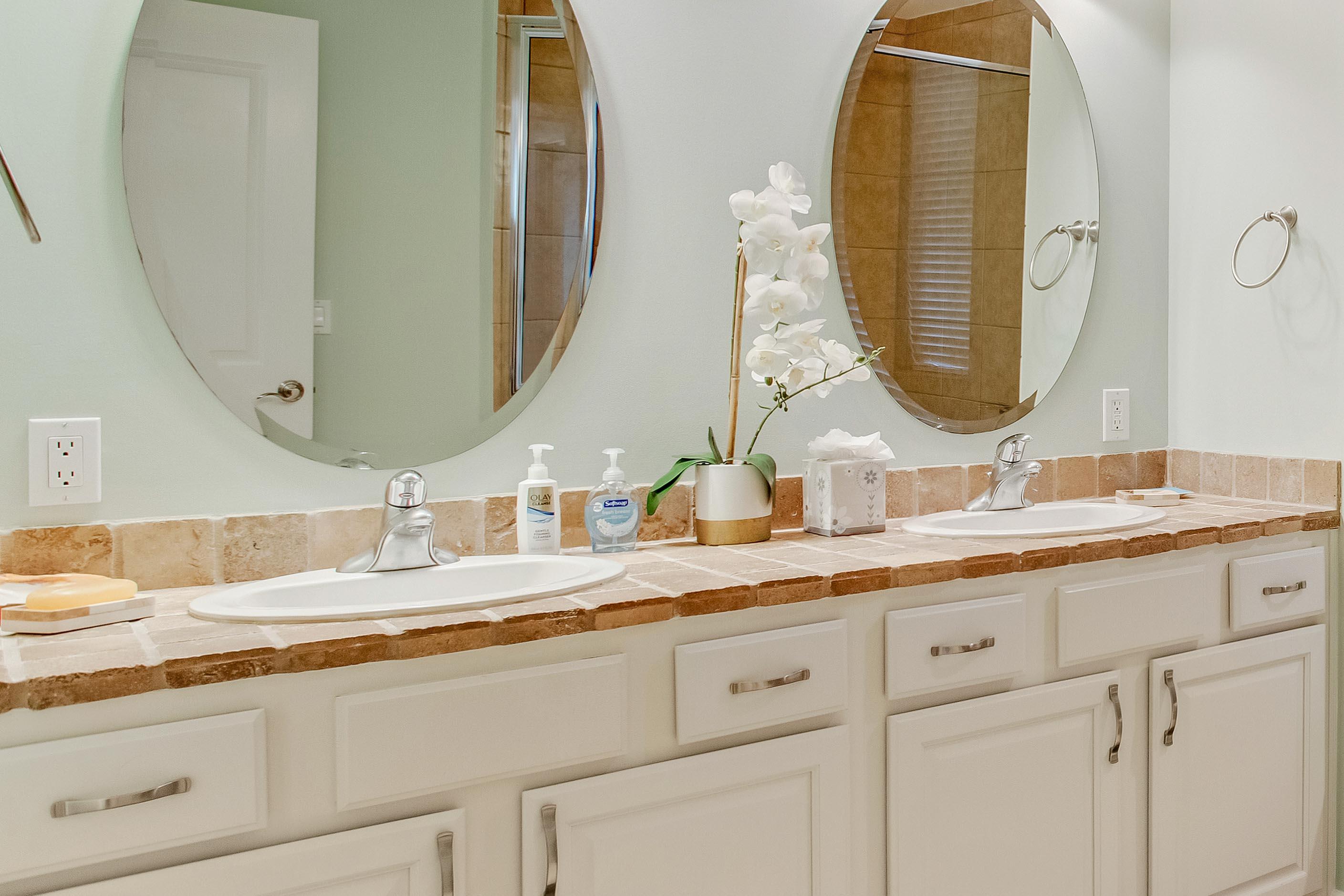 Pine Ridge Villas - Residential