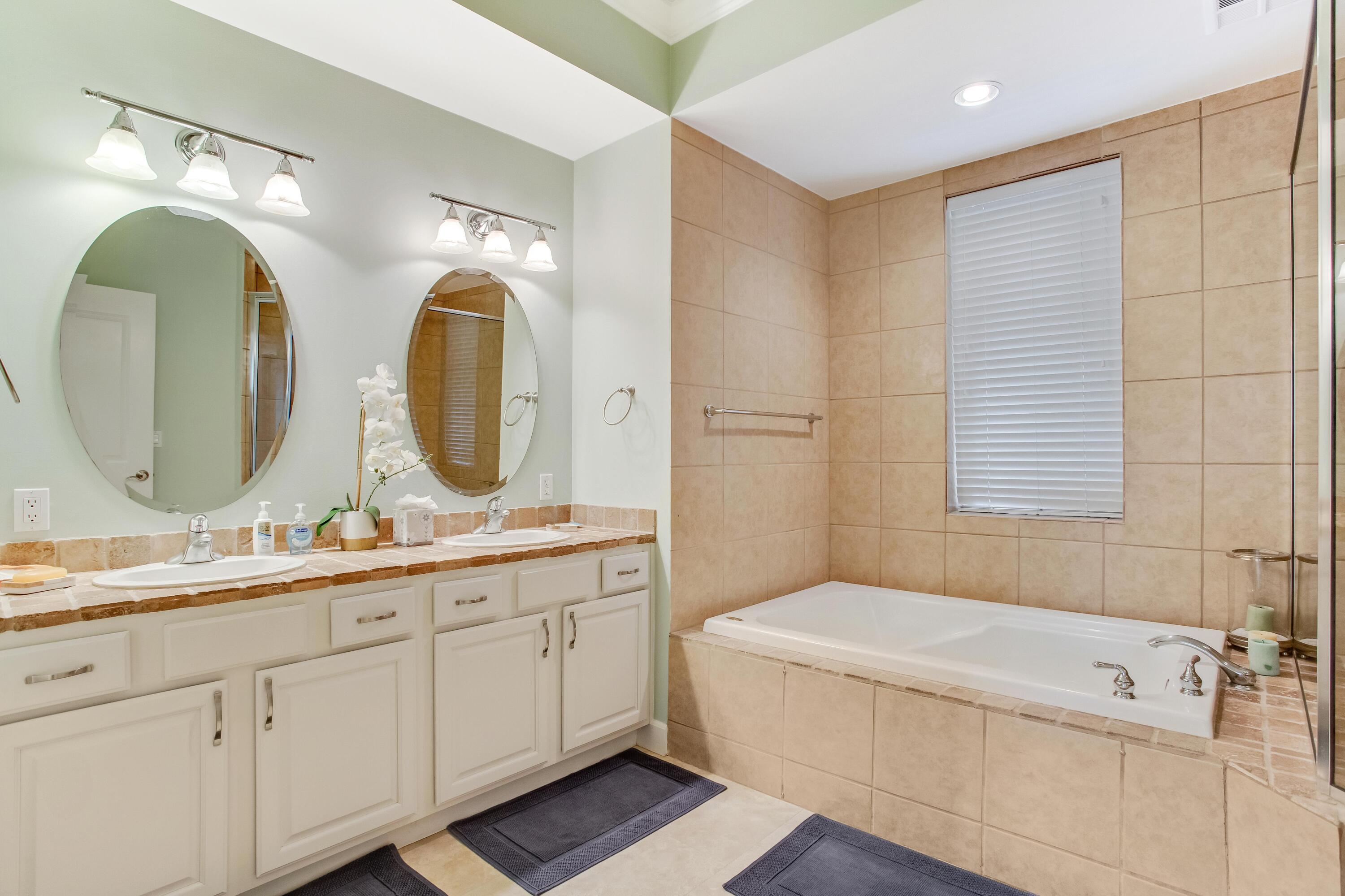 Pine Ridge Villas - Residential