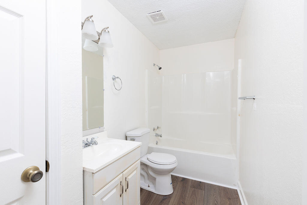 WELLINGTON FOREST - Residential