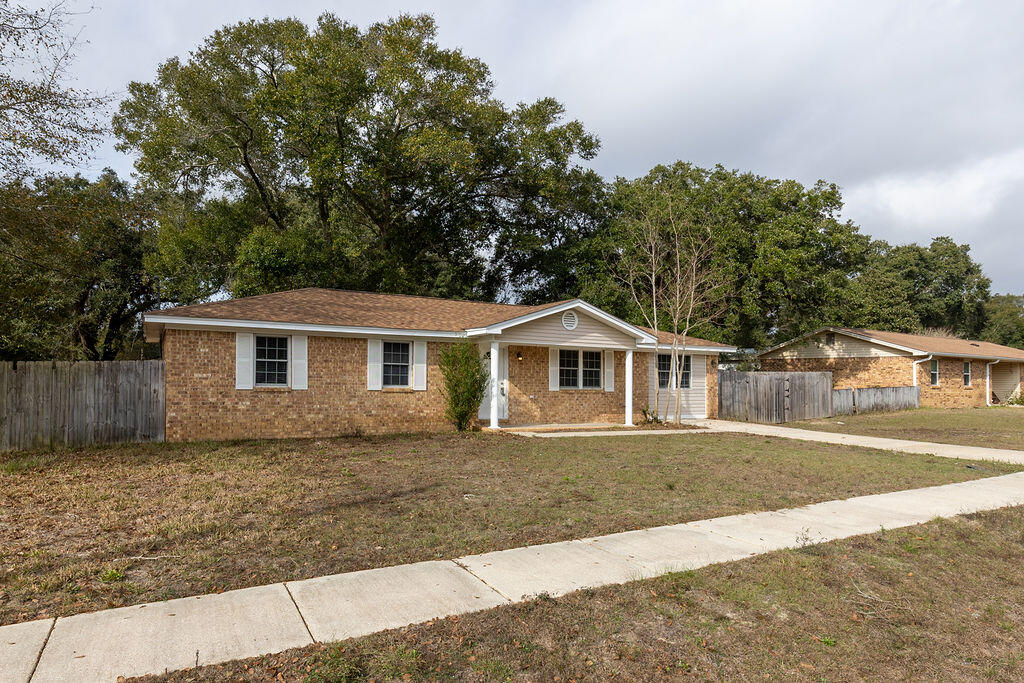 WELLINGTON FOREST - Residential