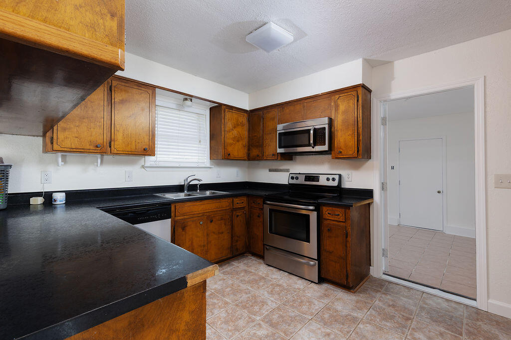 WELLINGTON FOREST - Residential