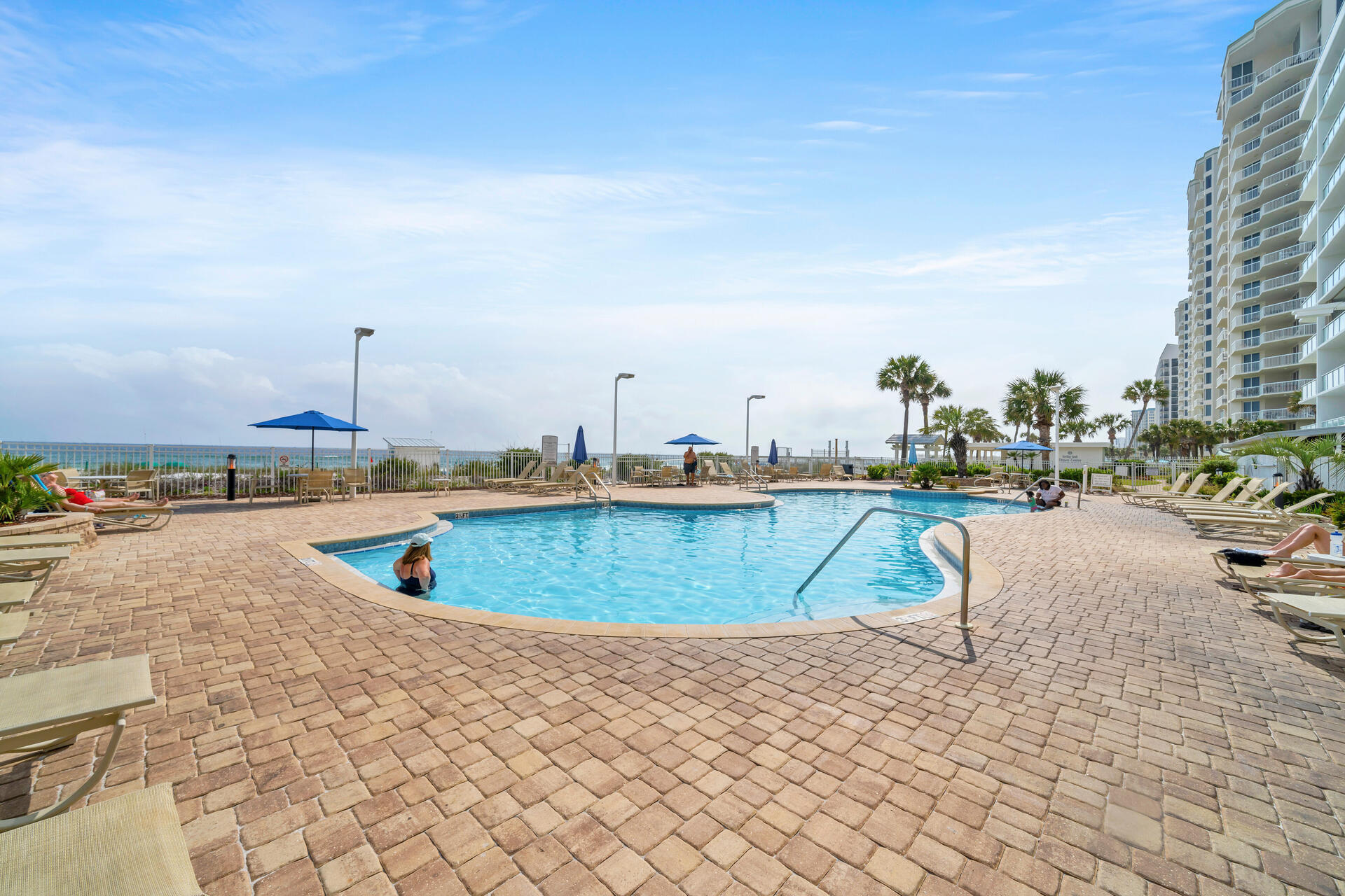 STERLING SANDS CONDO - Residential