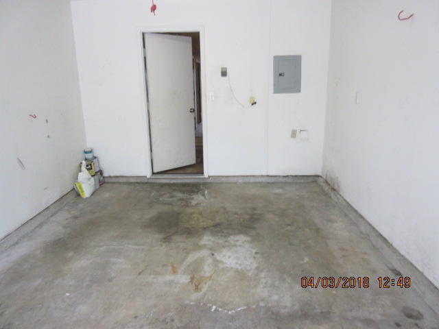 SCHNEIDER DRIVE T/H - Residential