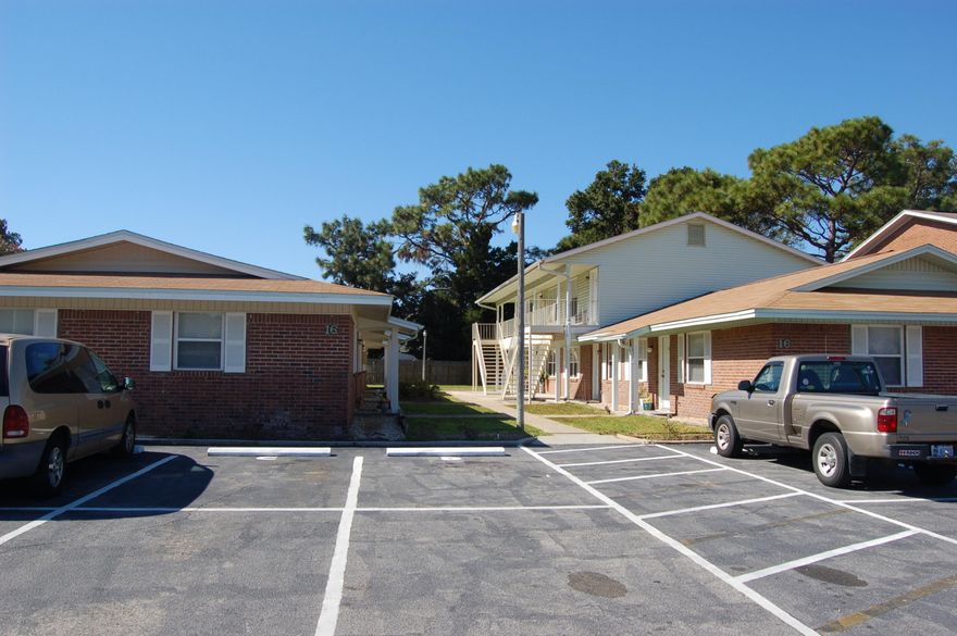 NICE UNIT WITHIN WALKING DISTANCE TO FT. WALTON BEACH HIGH. THAT HAS LARGE CLOSETS AND LOTS OF STORAGE. OWNER PROVIDES YARD CARE AND PEST SPRAY. NO PETS ALLOWED. CALL OFFICE FOR APPOINTMENT!!