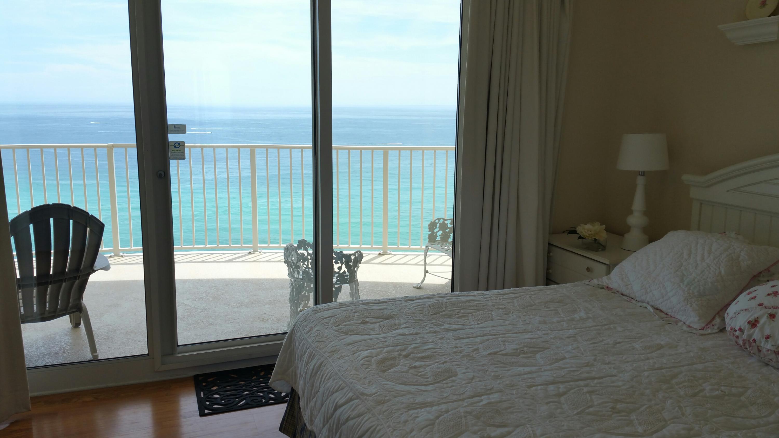 TWIN PALMS RESORT - Residential