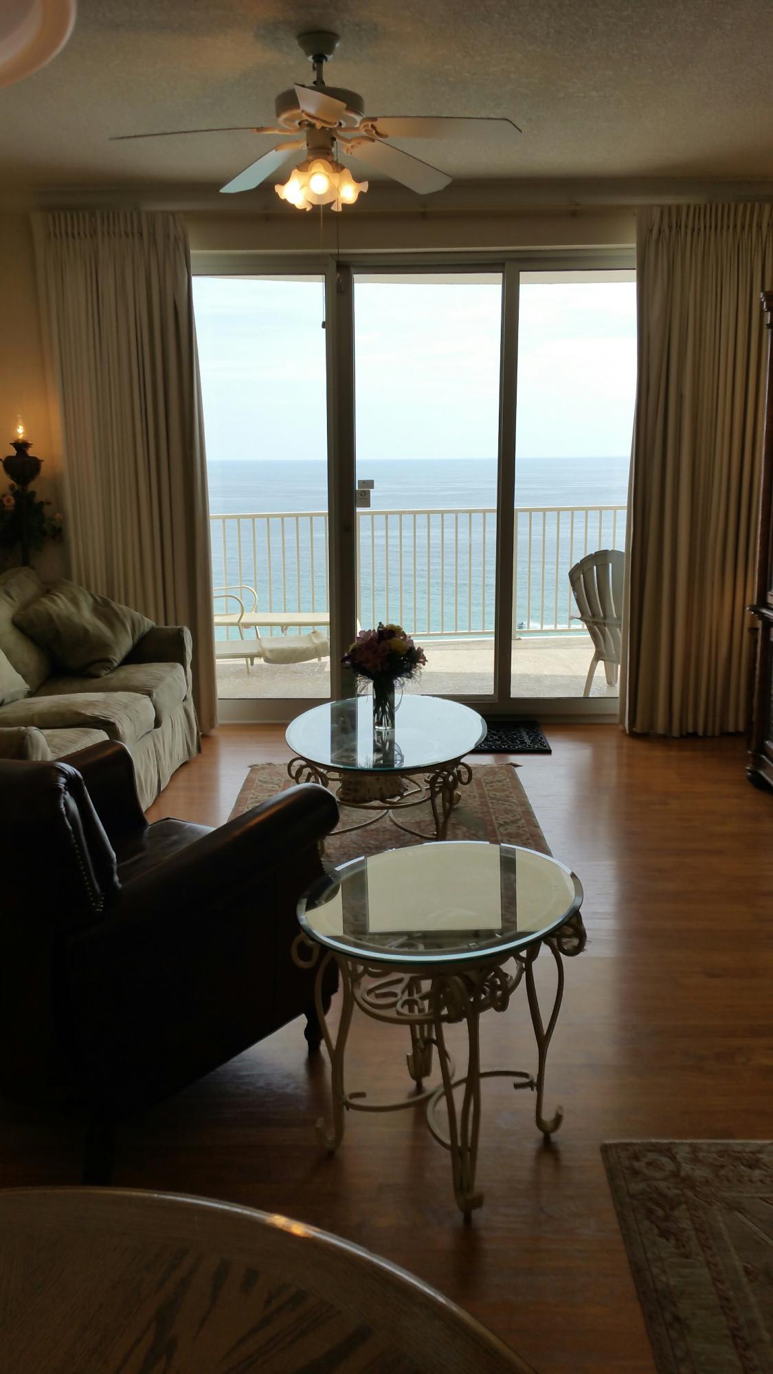 TWIN PALMS RESORT - Residential