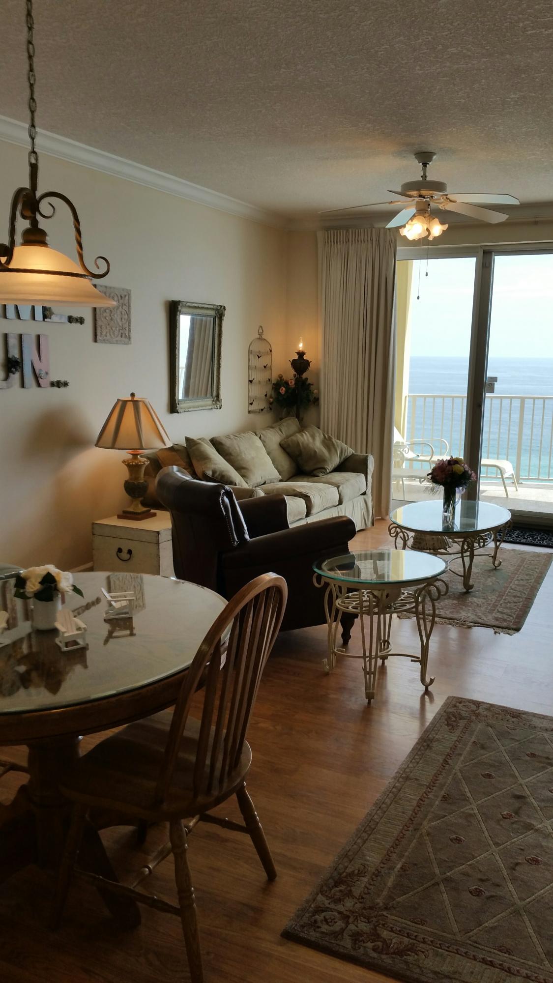 TWIN PALMS RESORT - Residential