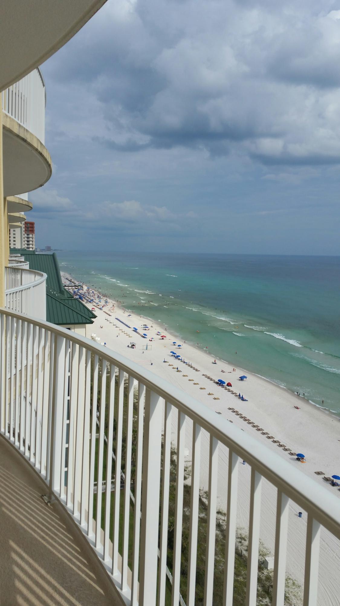 TWIN PALMS RESORT - Residential