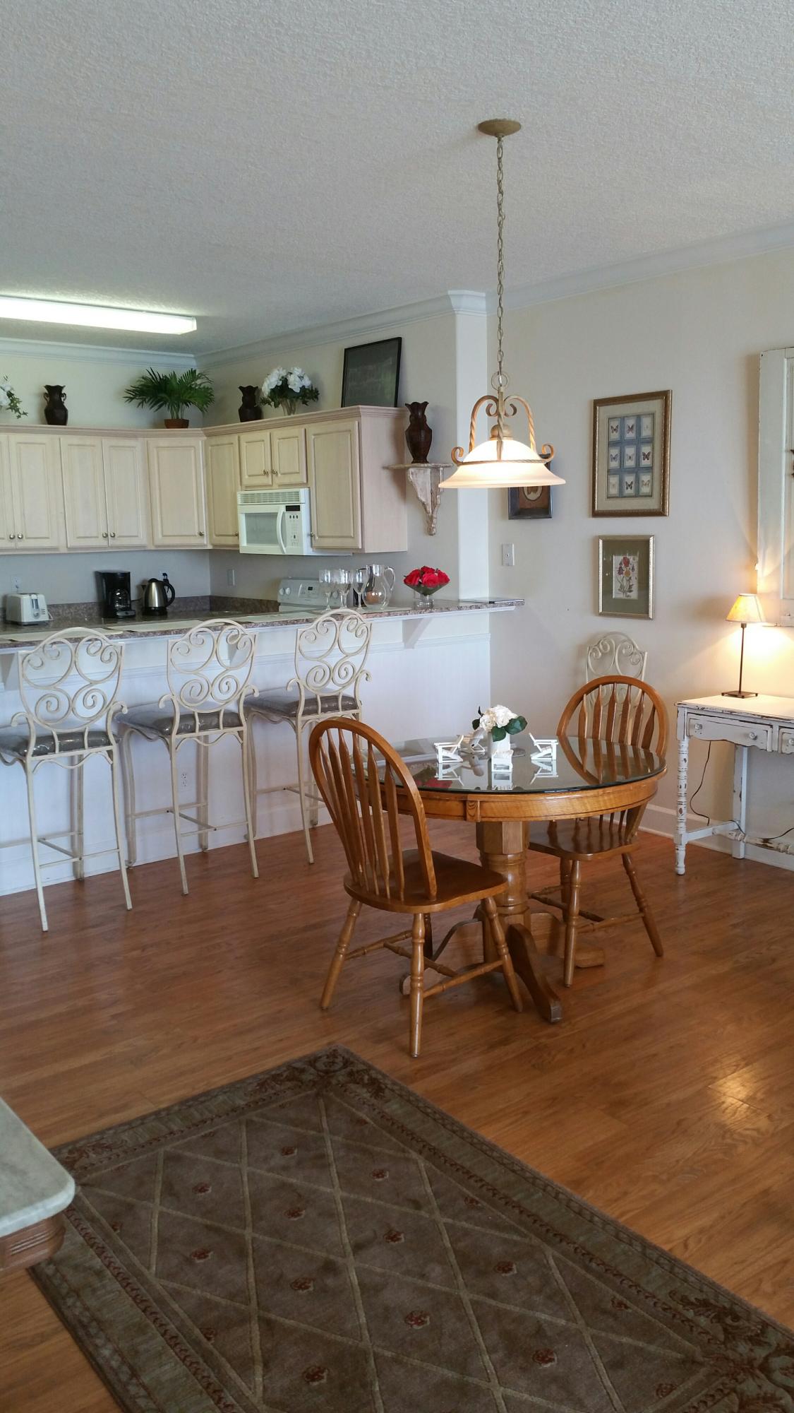 TWIN PALMS RESORT - Residential