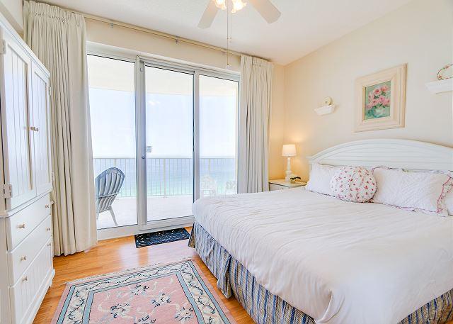 TWIN PALMS RESORT - Residential