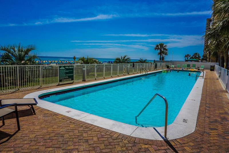 TWIN PALMS RESORT - Residential