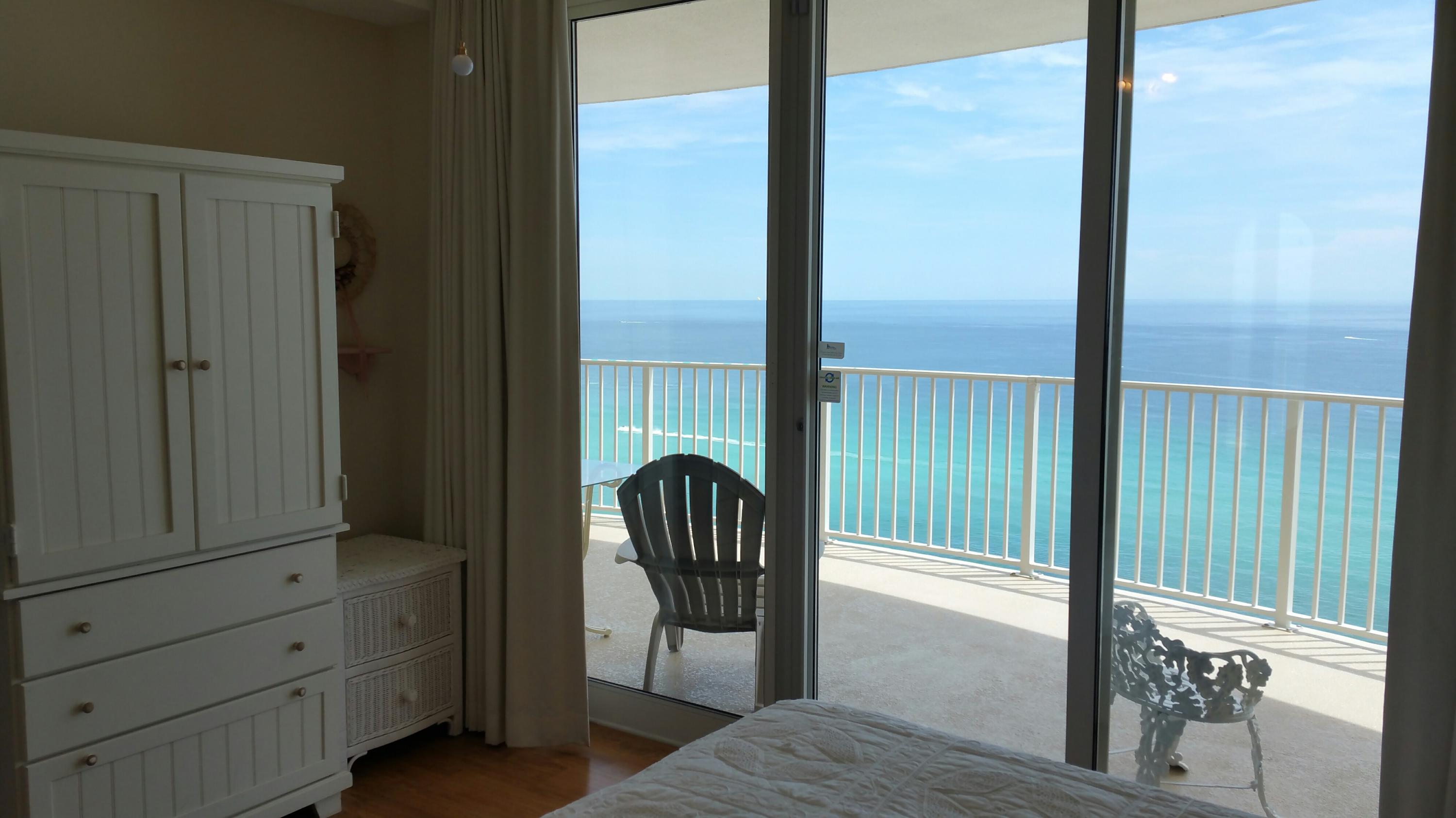 TWIN PALMS RESORT - Residential