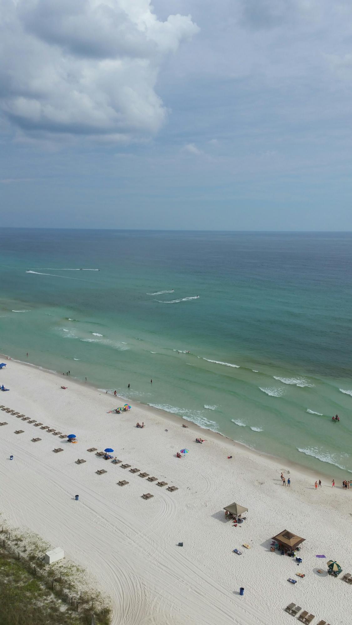 TWIN PALMS RESORT - Residential