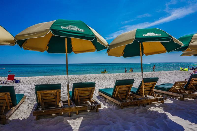 TWIN PALMS RESORT - Residential