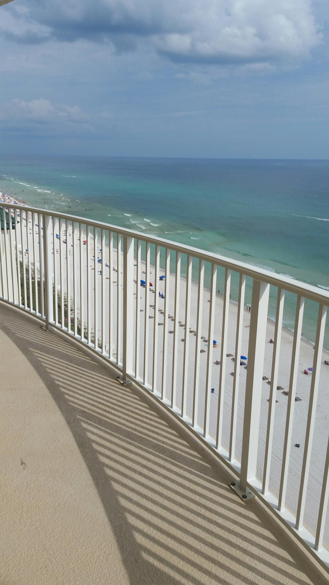 TWIN PALMS RESORT - Residential