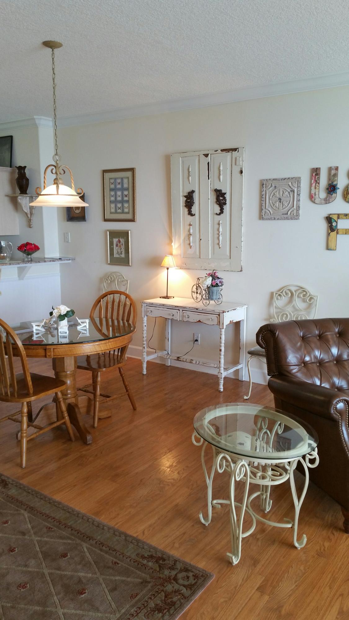 TWIN PALMS RESORT - Residential