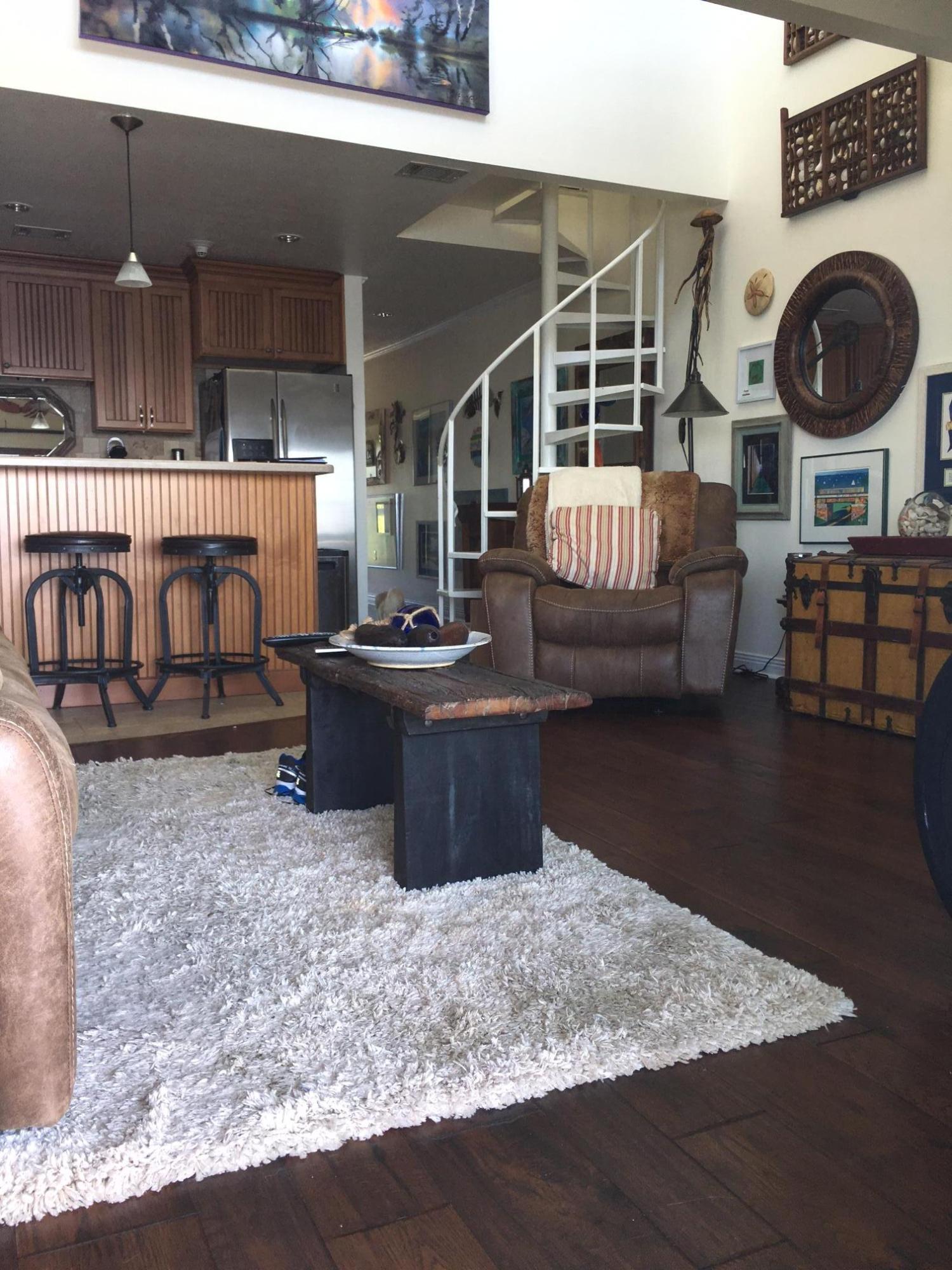 SOUNDWIND CONDO - Residential