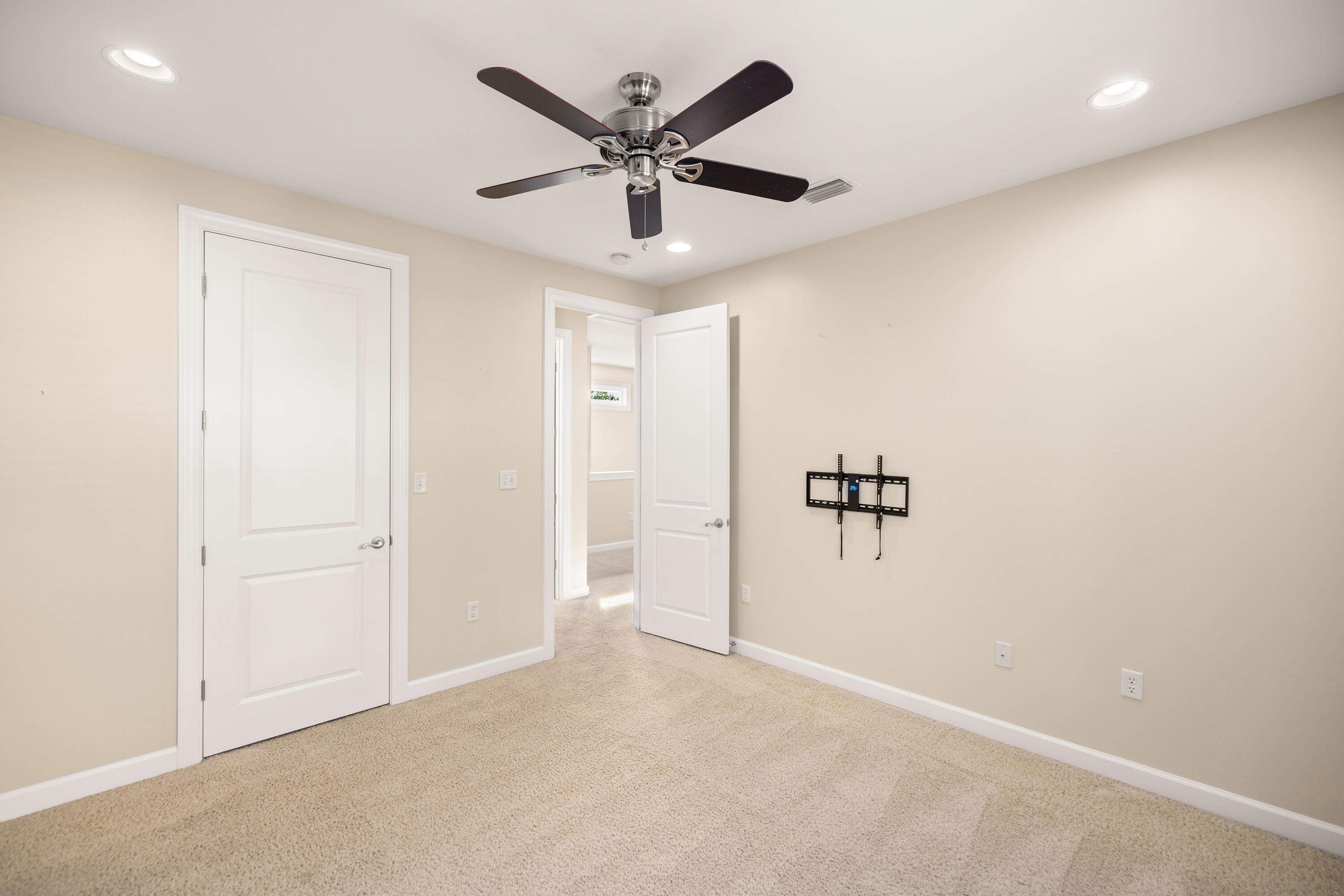 MARINA LANDING - Residential