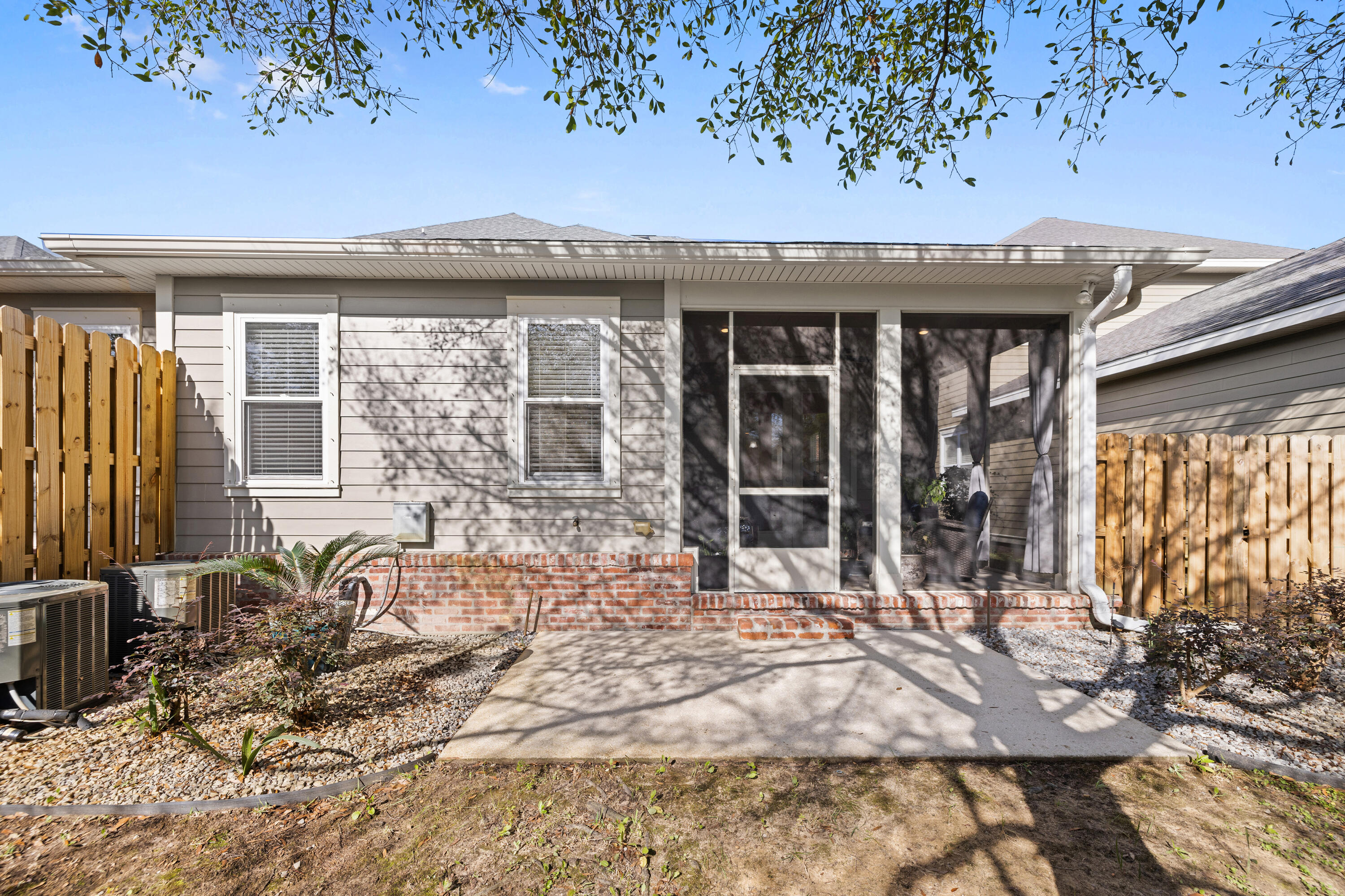 MARINA LANDING - Residential