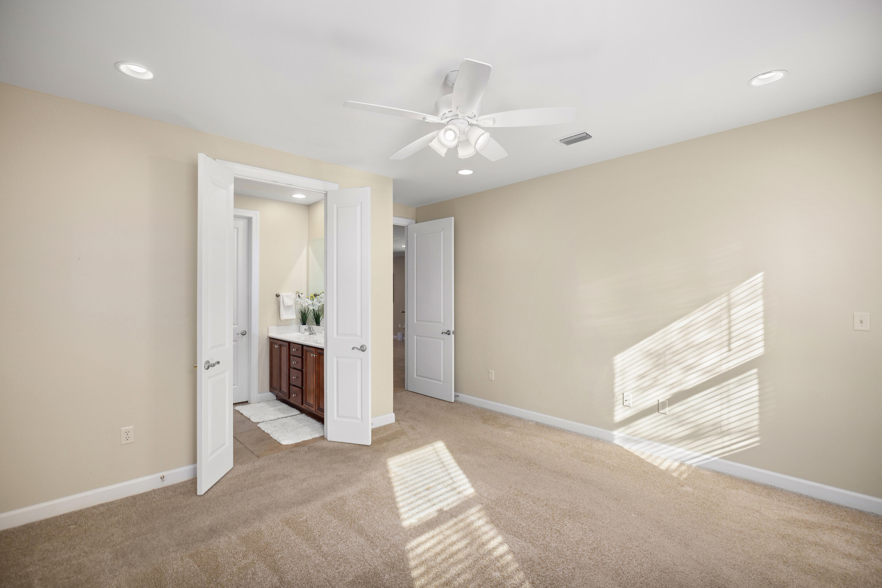 MARINA LANDING - Residential