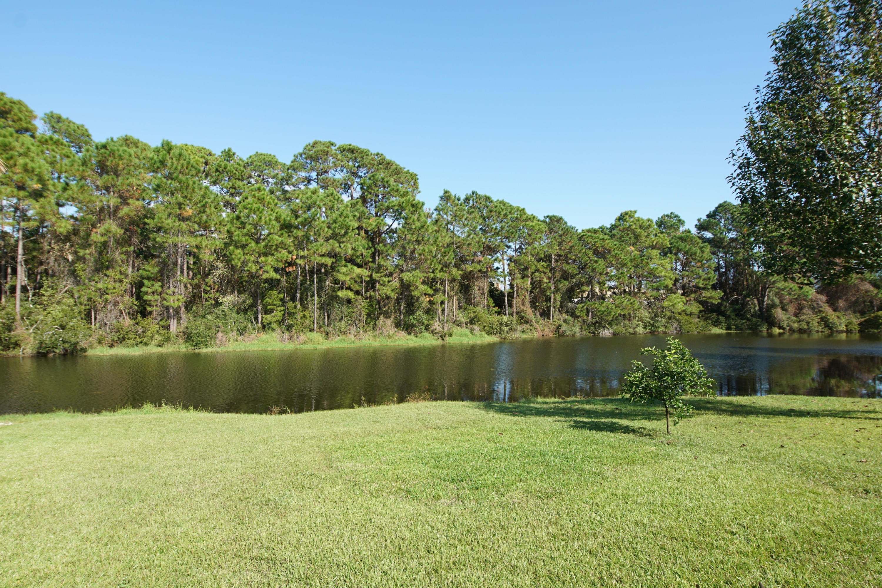 TWIN LAKES ESTATES - Residential