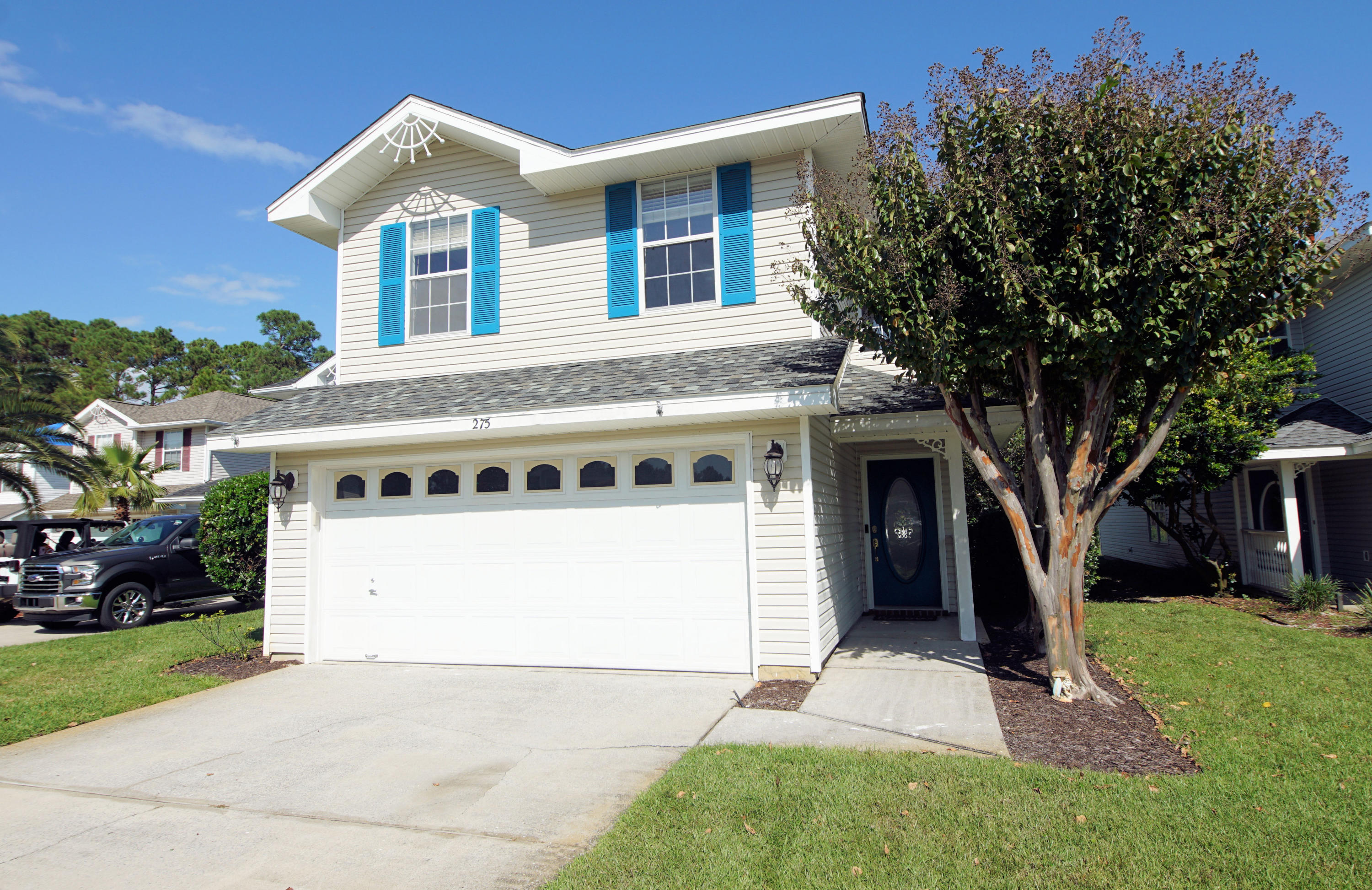 TWIN LAKES ESTATES - Residential