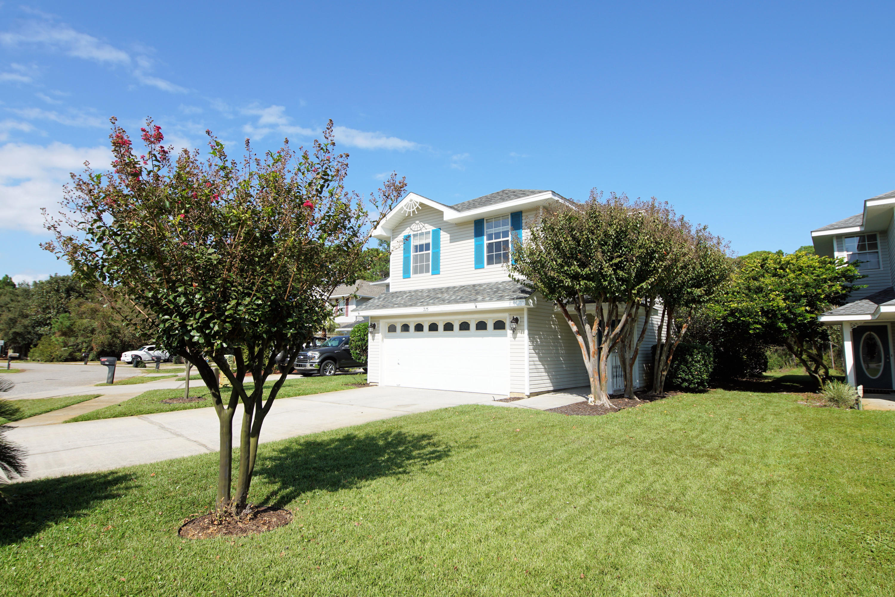 TWIN LAKES ESTATES - Residential