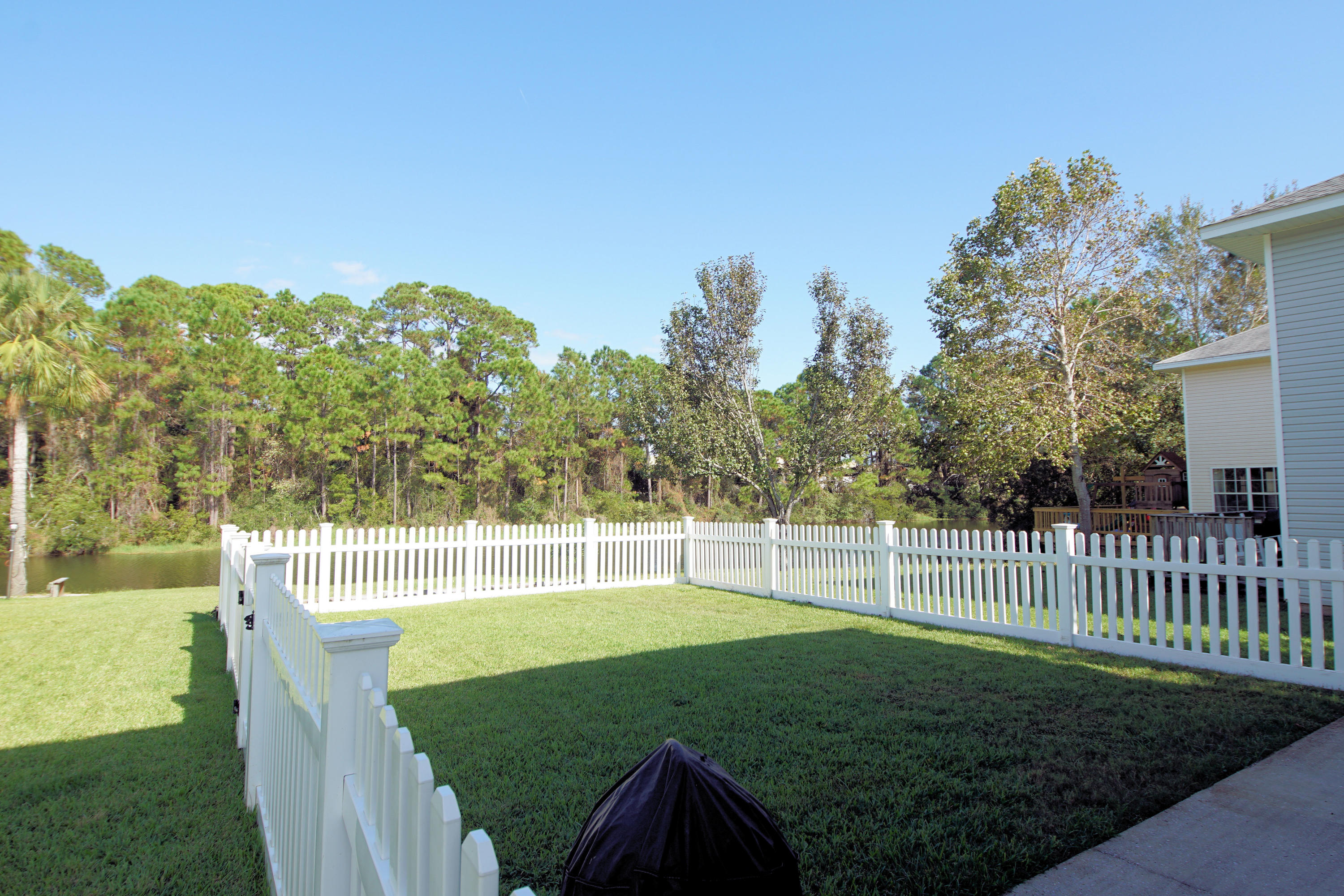 TWIN LAKES ESTATES - Residential