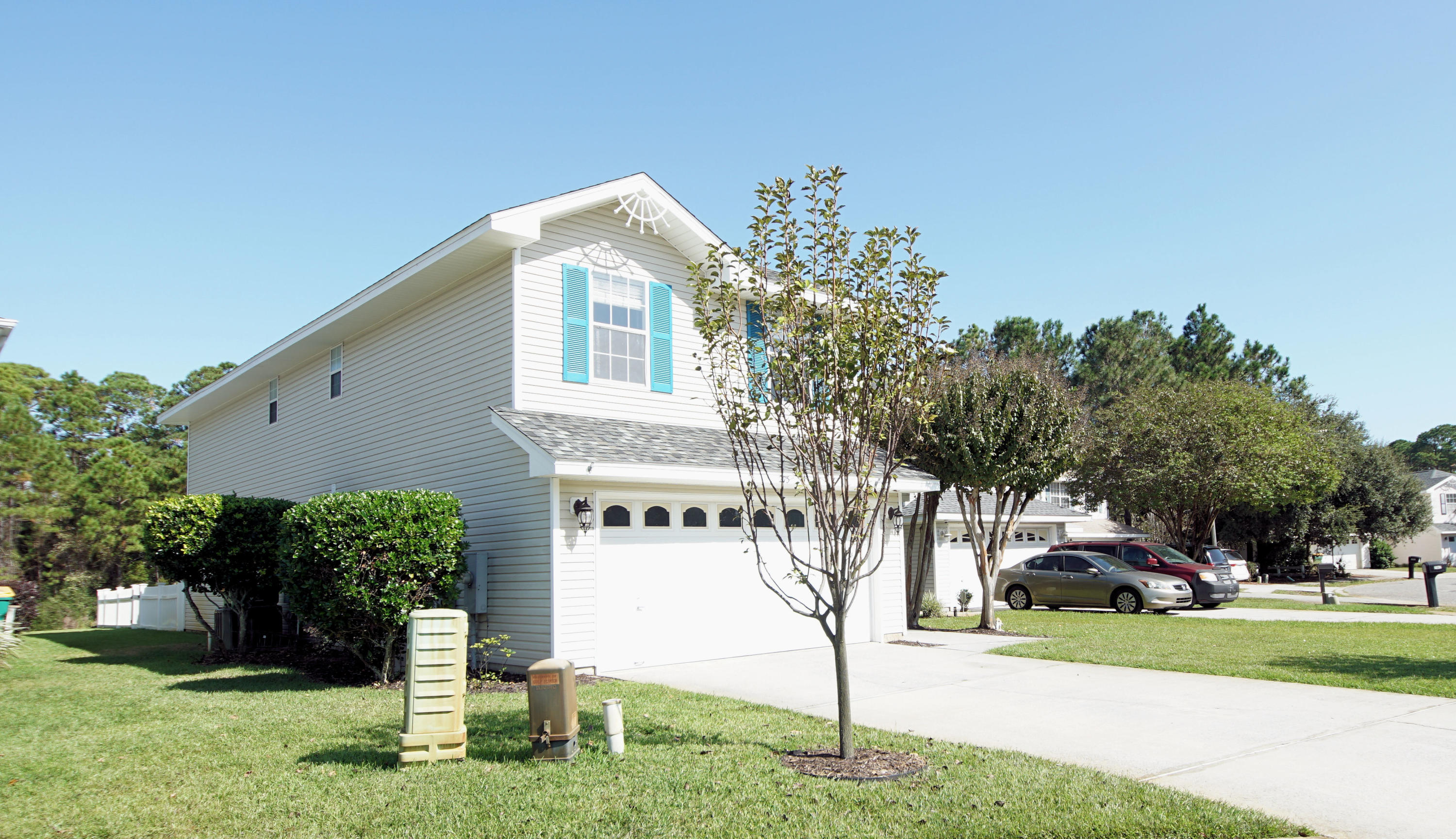 TWIN LAKES ESTATES - Residential