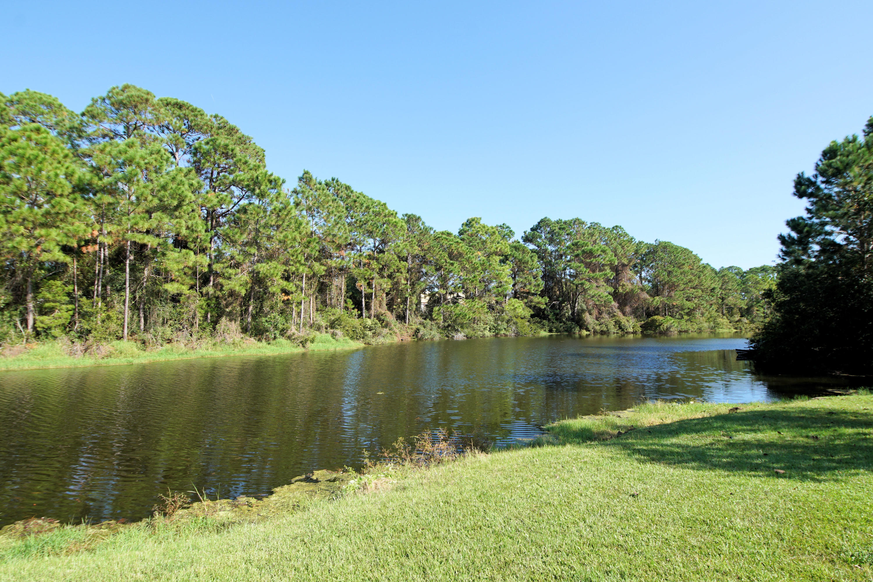 TWIN LAKES ESTATES - Residential