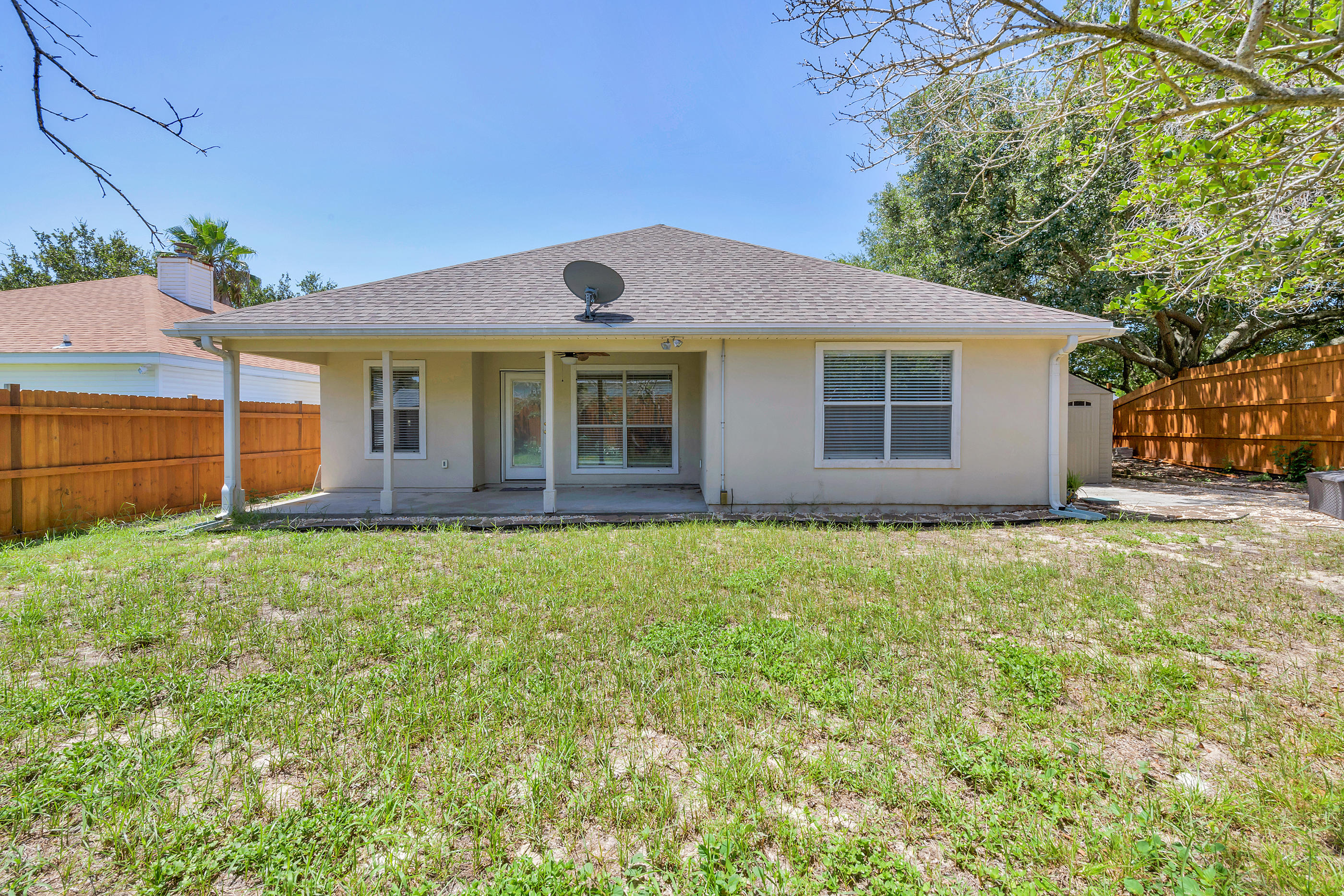 AZALEA GARDENS DESTIN - Residential