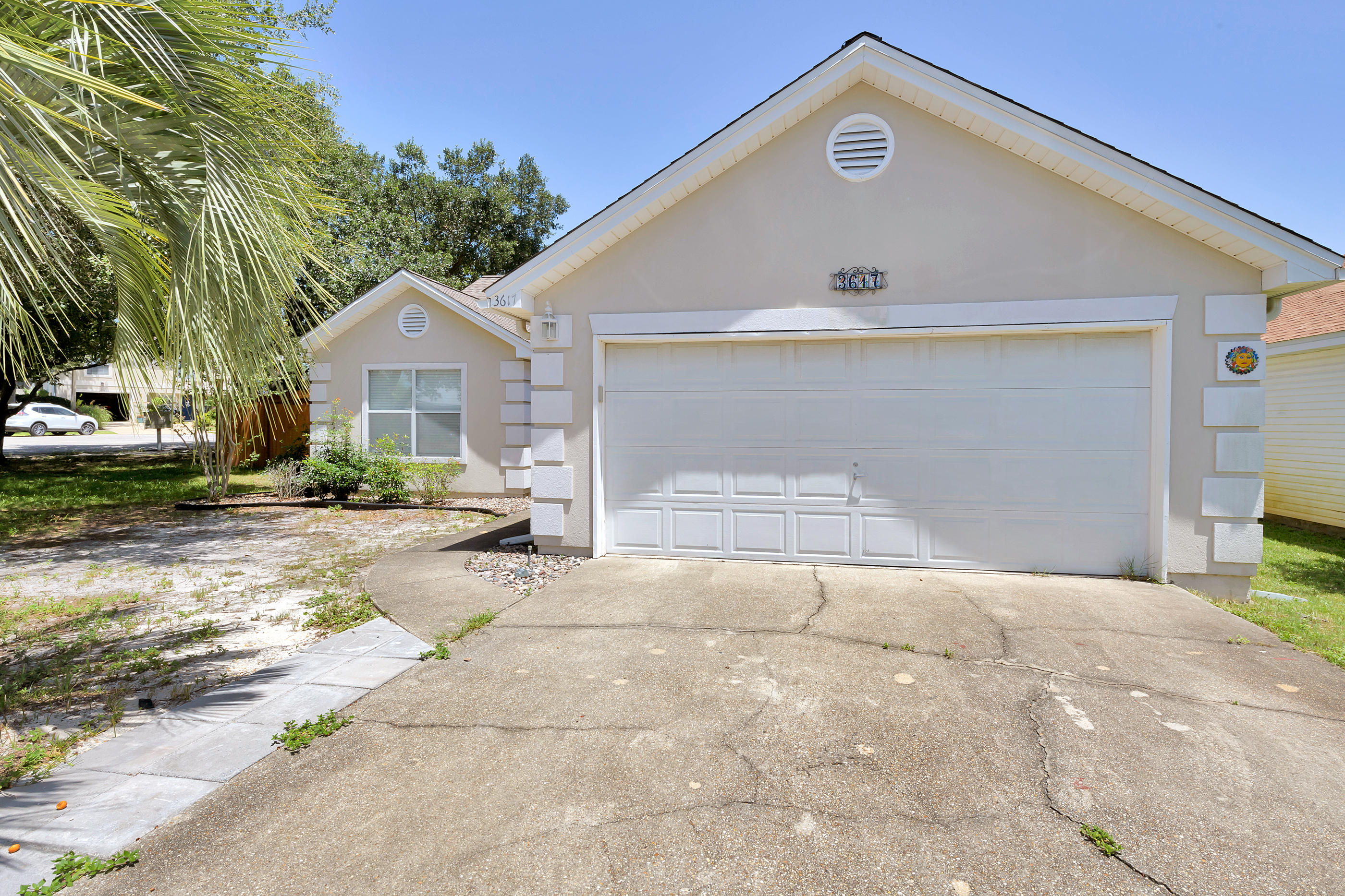 AZALEA GARDENS DESTIN - Residential