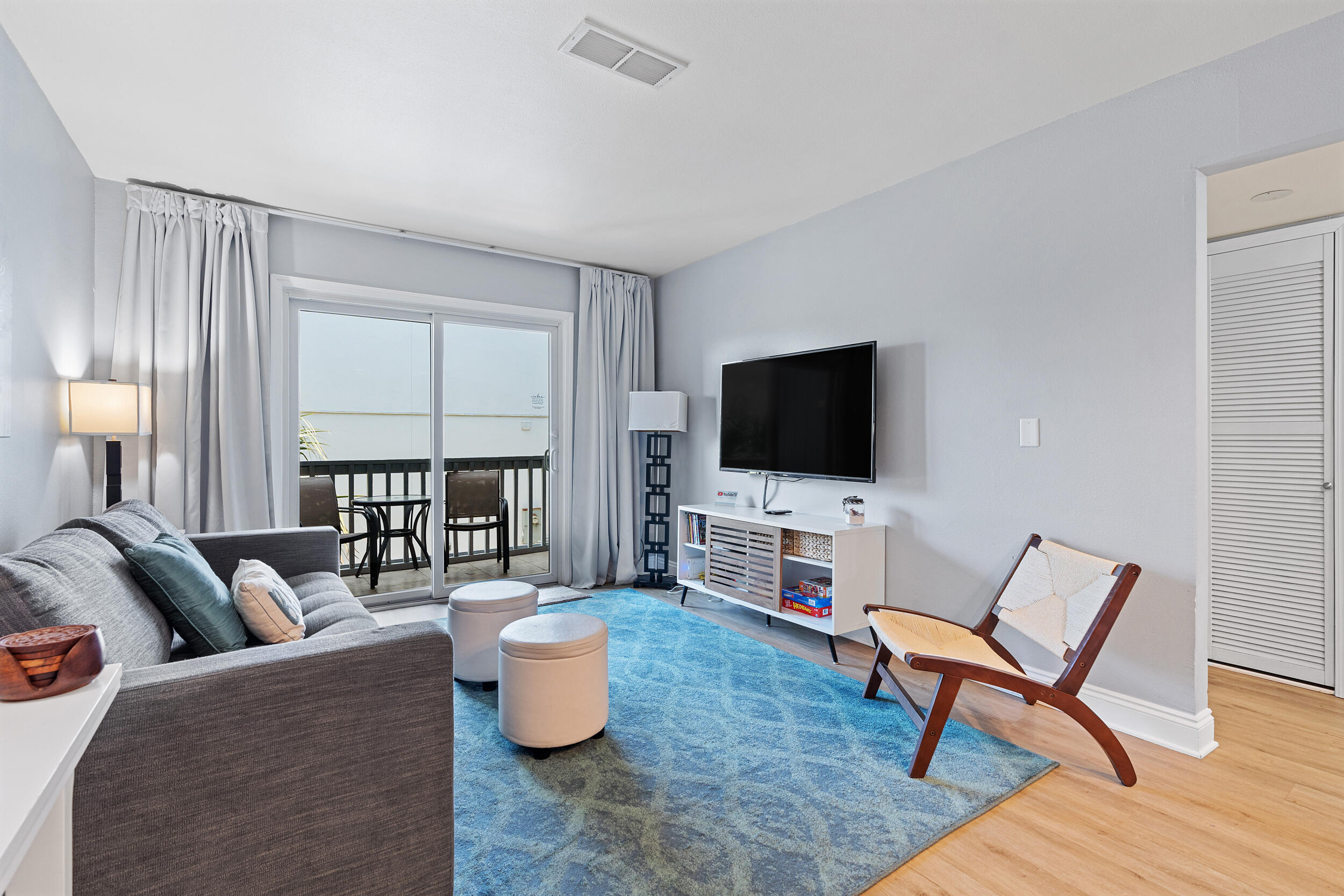 LAKEVIEW CONDO - Residential