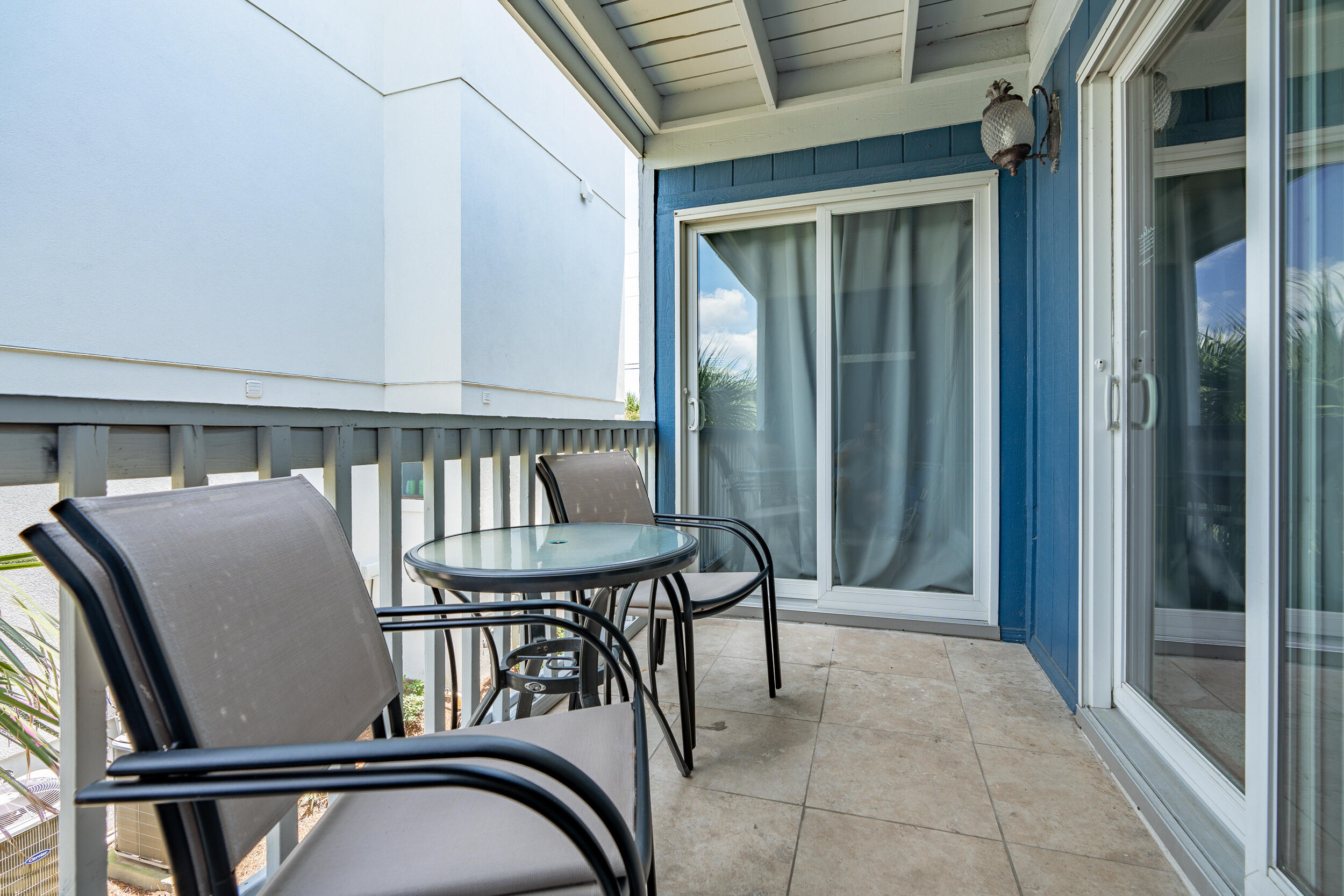 LAKEVIEW CONDO - Residential