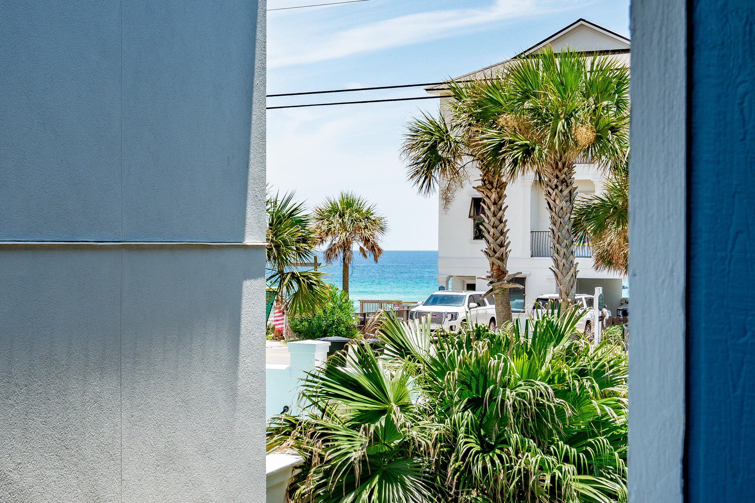 LAKEVIEW CONDO - Residential