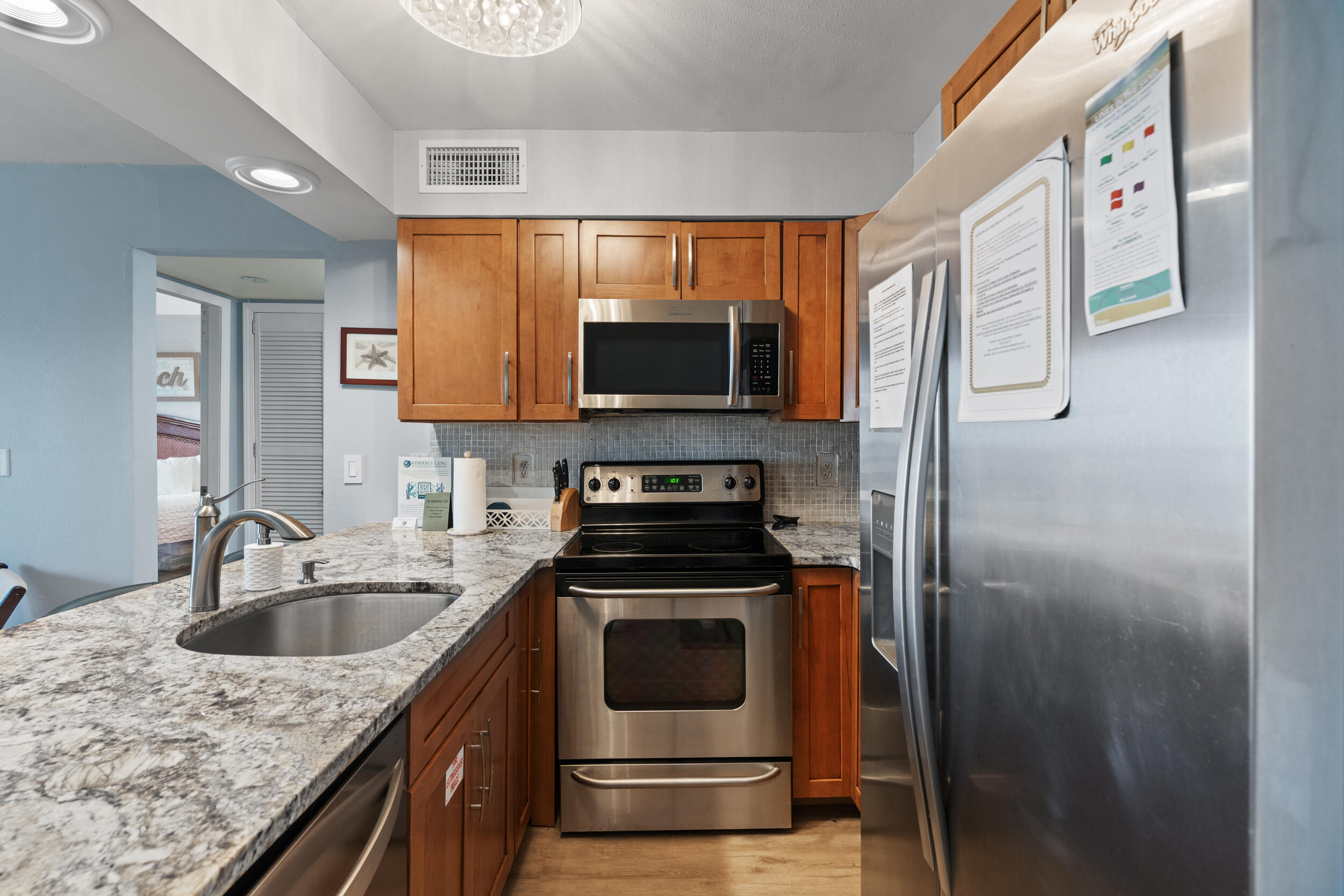 LAKEVIEW CONDO - Residential