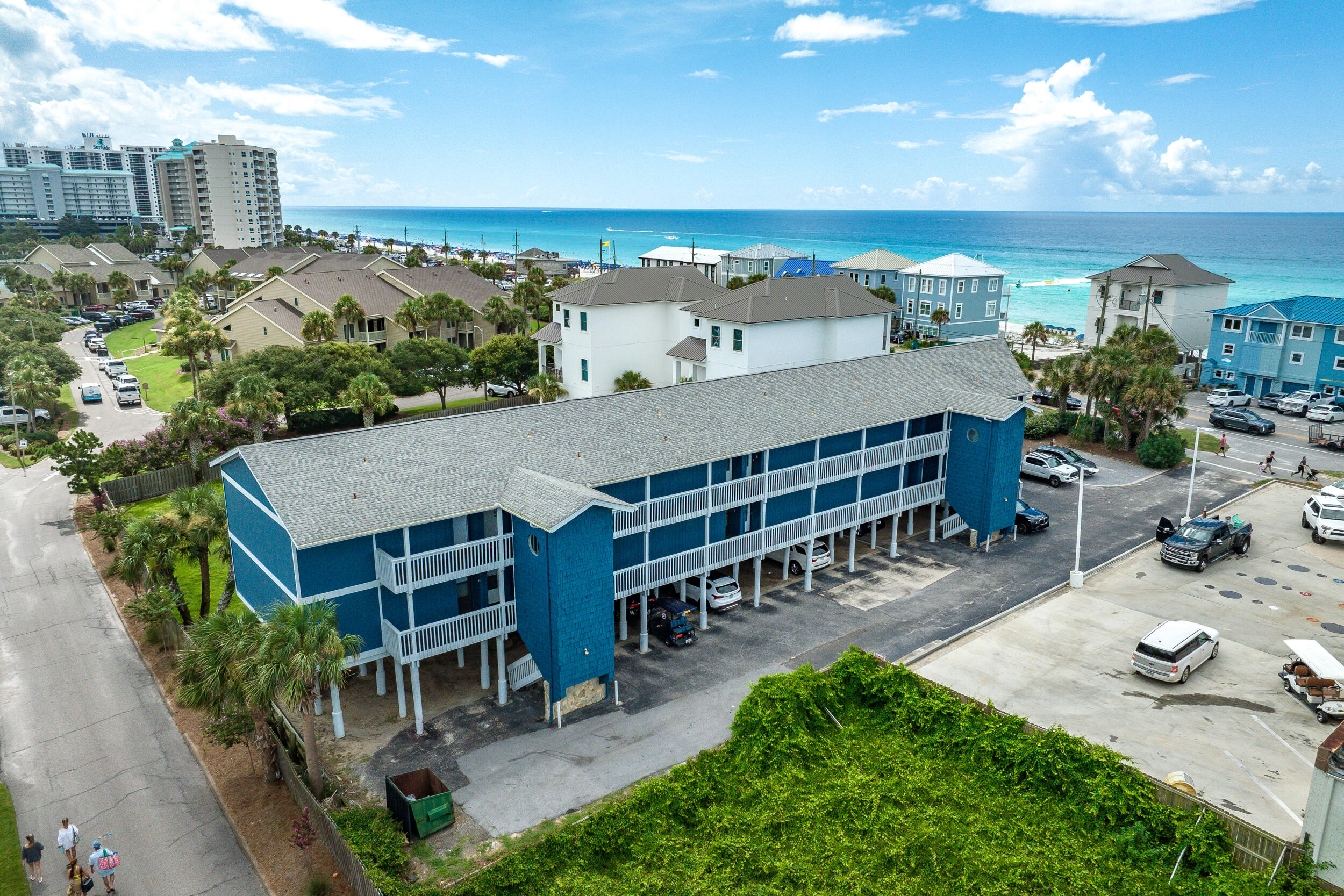 LAKEVIEW CONDO - Residential